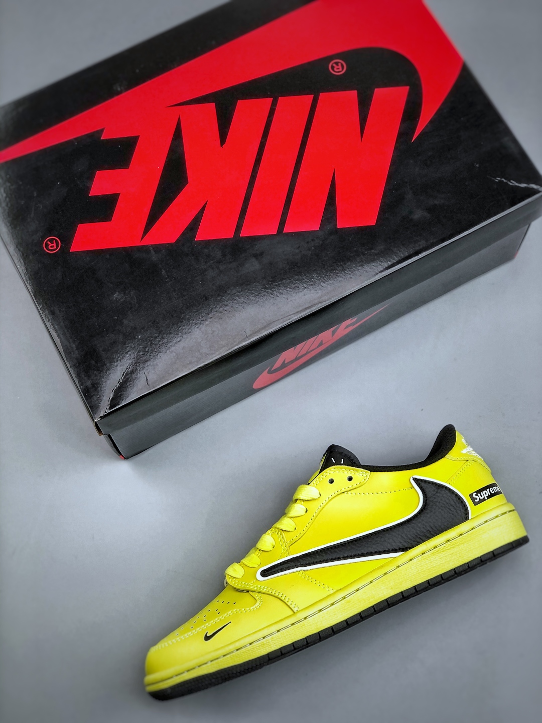 Nike x Supreme Air Jordan 1 Low Lemon Black Sneakers DM7866-701 4 cmp i1746738868114 915 0 2
