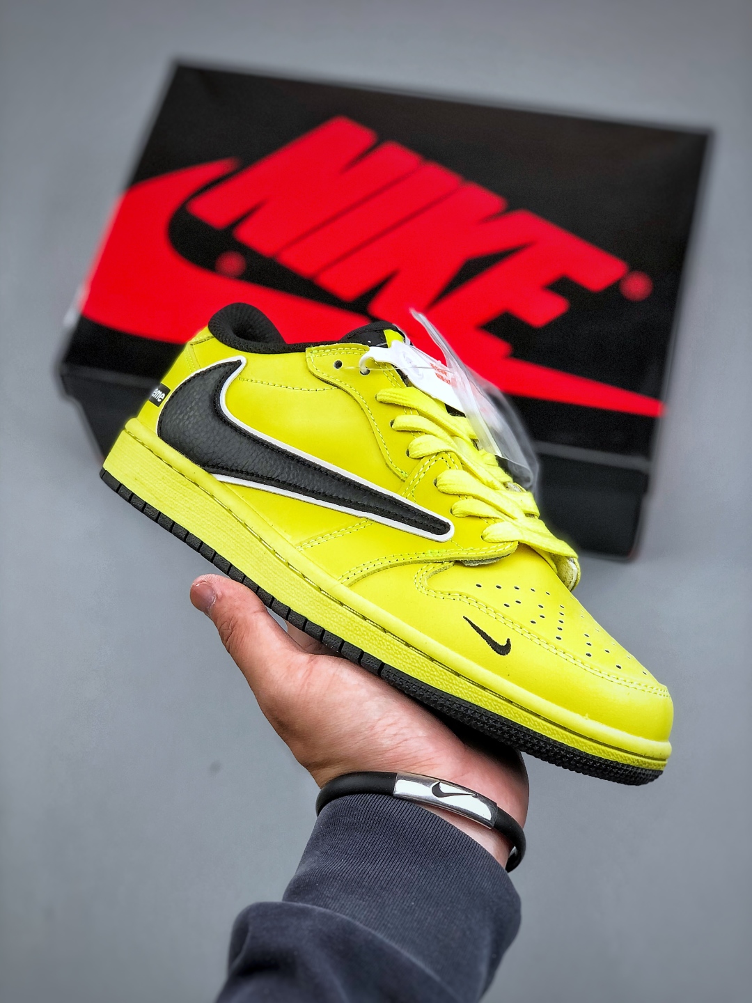 Nike x Supreme Air Jordan 1 Low Lemon Black Sneakers DM7866-701 2 cmp i1746738868119 536 0 0