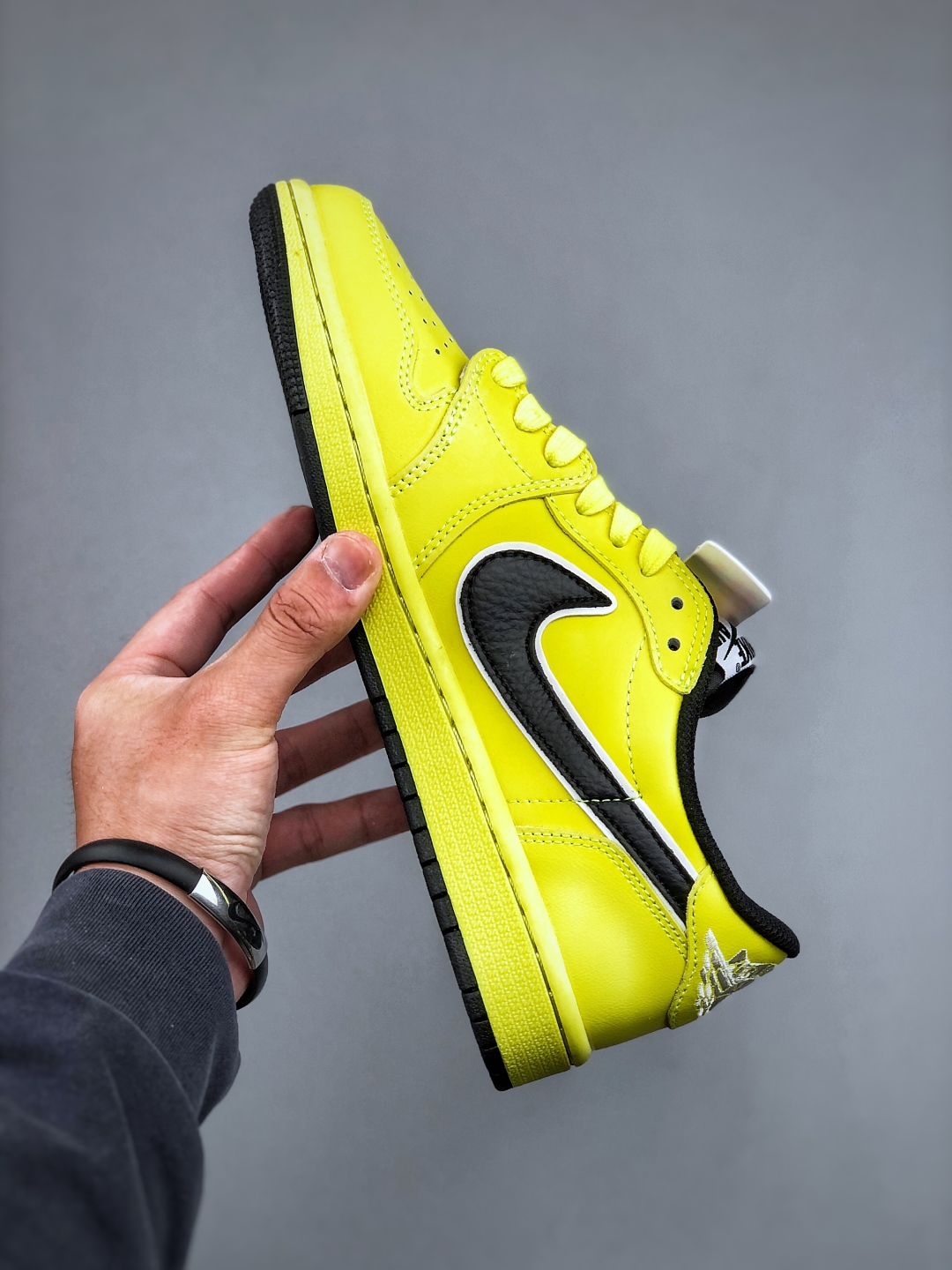 Nike x Supreme Air Jordan 1 Low Lemon Black Sneakers DM7866-701 3 cmp i1746738869535 6533 0 1