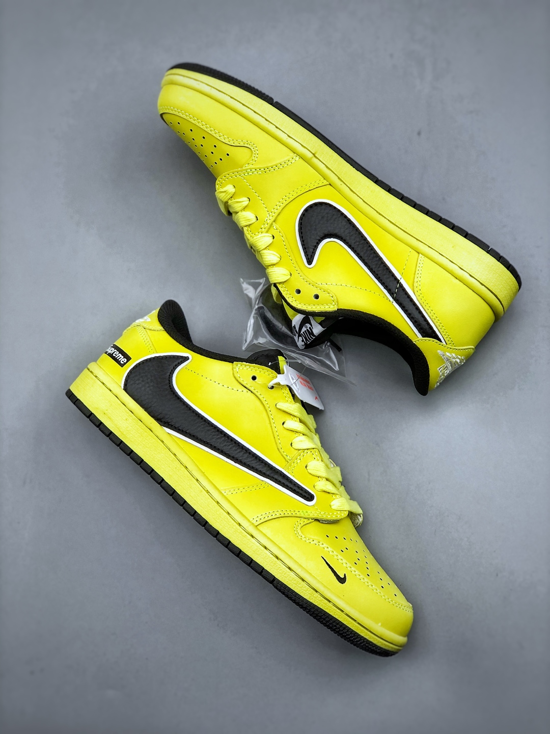 Nike x Supreme Air Jordan 1 Low Lemon Black Sneakers DM7866-701 10 cmp i1746738869549 6147 0 8