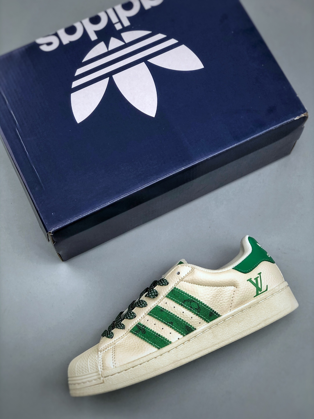 Adidas Team Court x Louis Vuitton Collab Sneakers - Stylish and Unique 4 cmp i1746738914273 9747 0 2