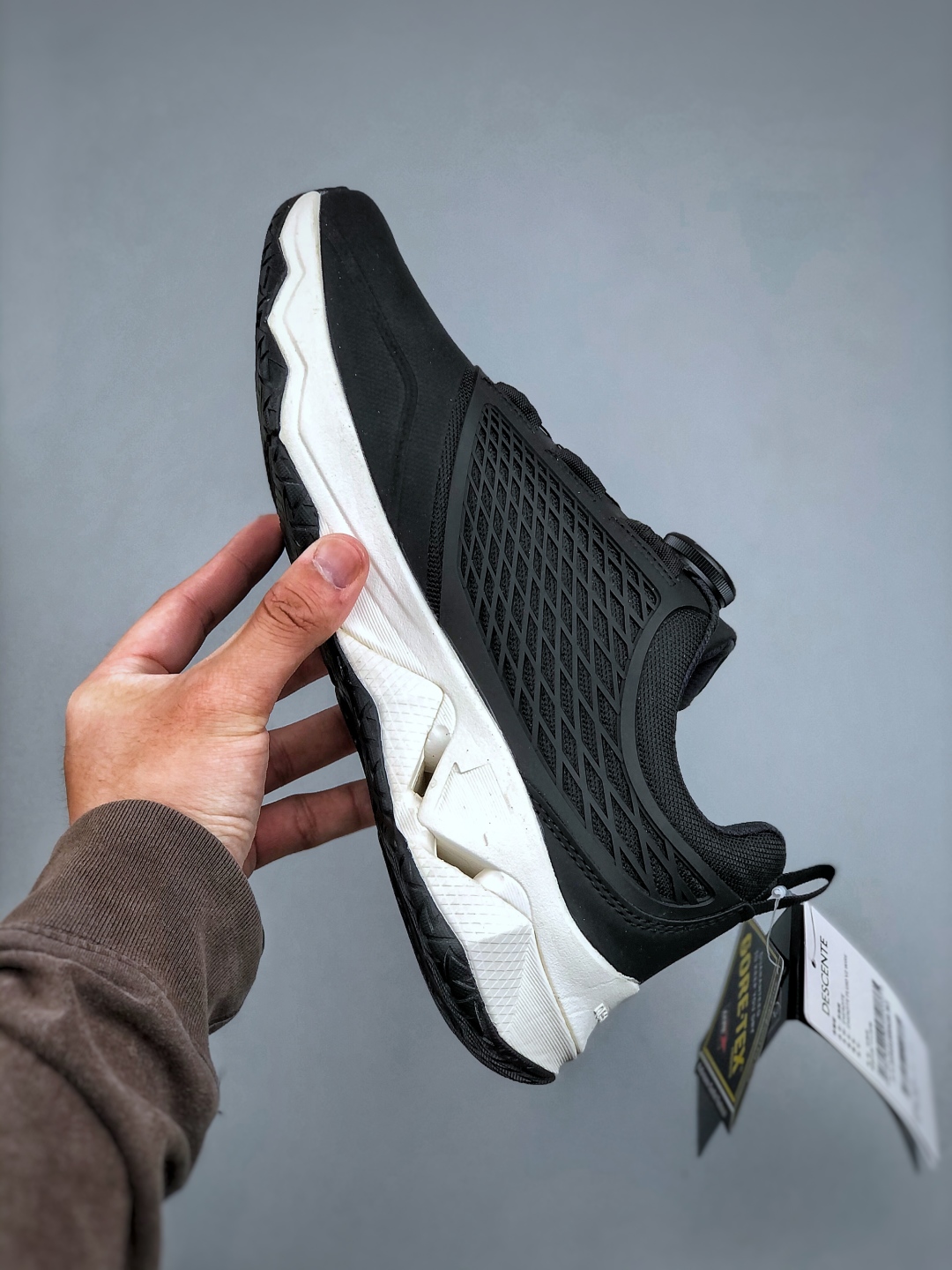 Descente Men's Lightweight Cushioning Breathable Fashion Casual Running Shoes 3 cmp i1746822695940 3117 0 1