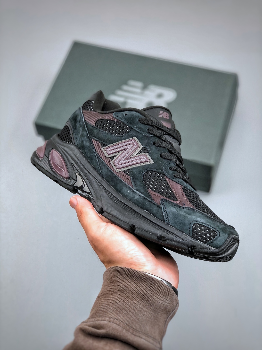 New Balance 2010 Series Retro Casual Sneakers - U2010ETB 2 cmp i1746822744168 2528 0 0