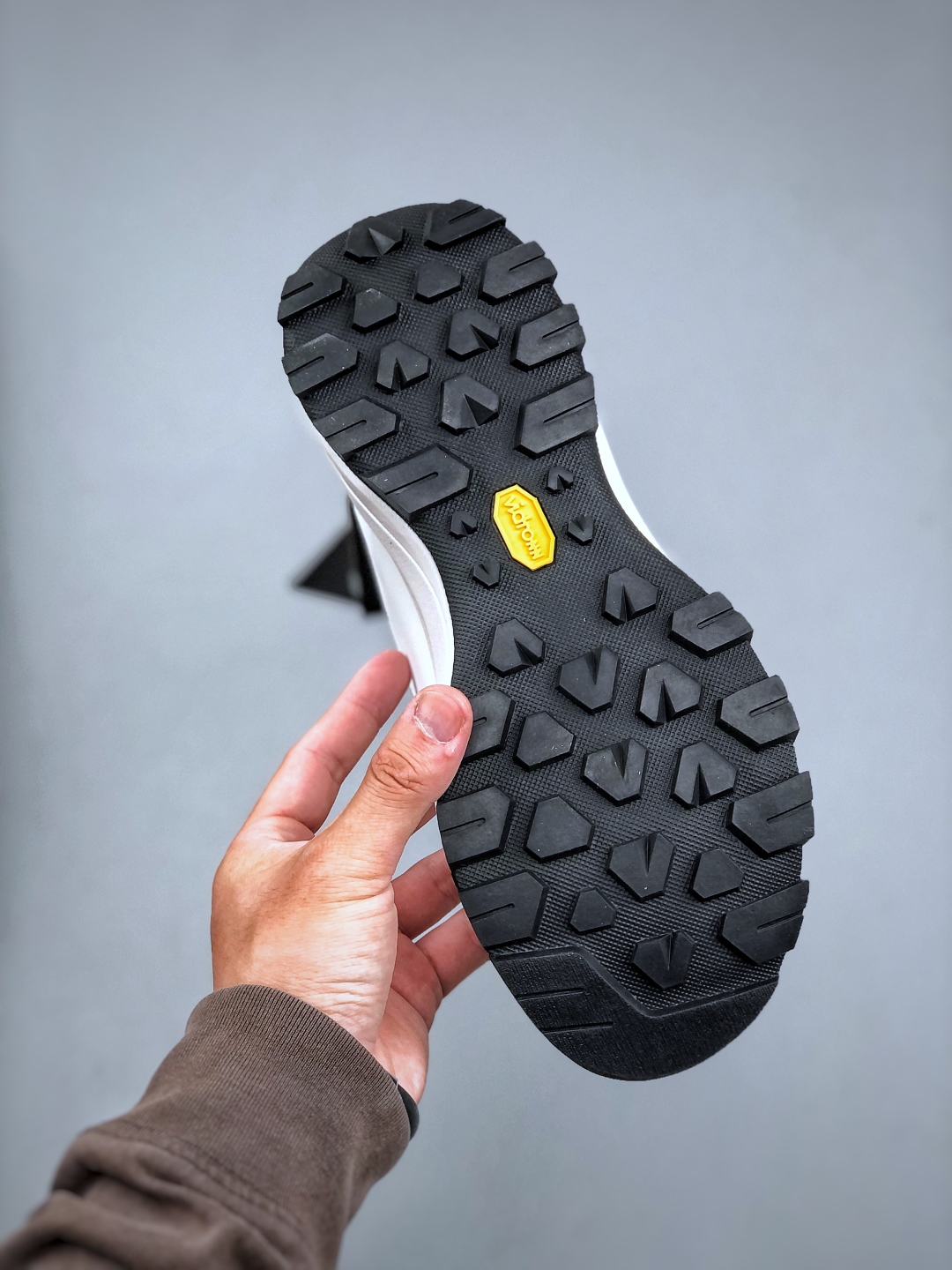 Arc'teryx Vertex Alpine Men's Hiking Shoes - Comfortable, Durable, and Stylish 9 cmp i1746823079527 3364 0 7