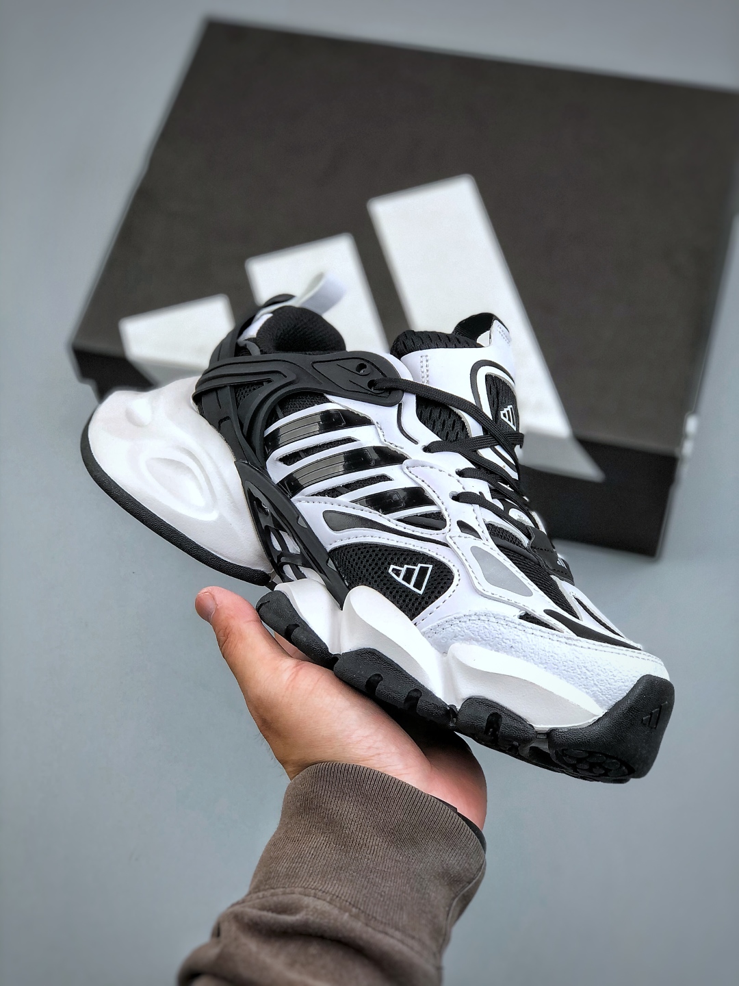 Adidas XLG Runner Deluxe CNY - Retro Cyberpunk Style Sneakers 2 cmp i1746823894531 9618 0 0