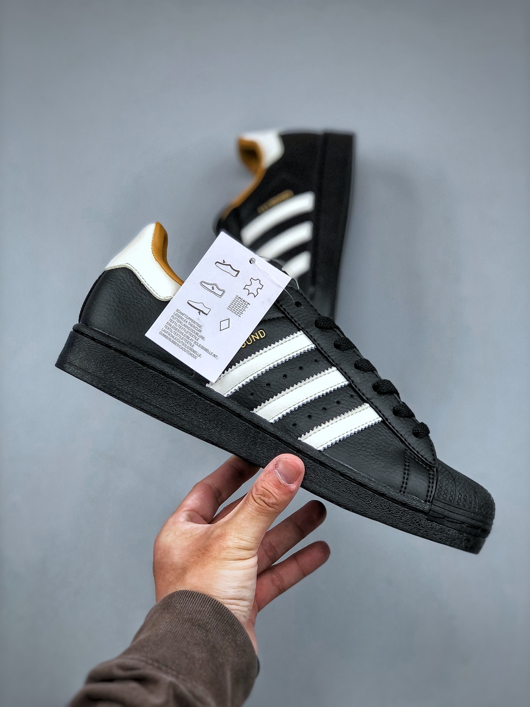 Adidas Superstar 82 MIG JJJJound Classic Shell Toe Low-Top Sneakers 5 cmp i1746824131921 1390 0 3