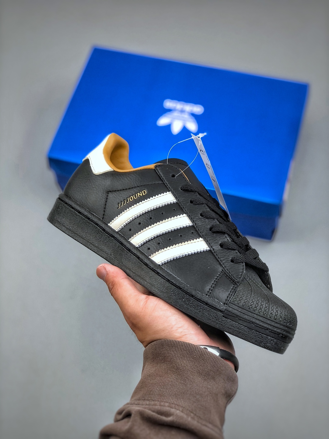 Adidas Superstar 82 MIG JJJJound Classic Shell Toe Low-Top Sneakers 2 cmp i1746824133920 1288 0 0
