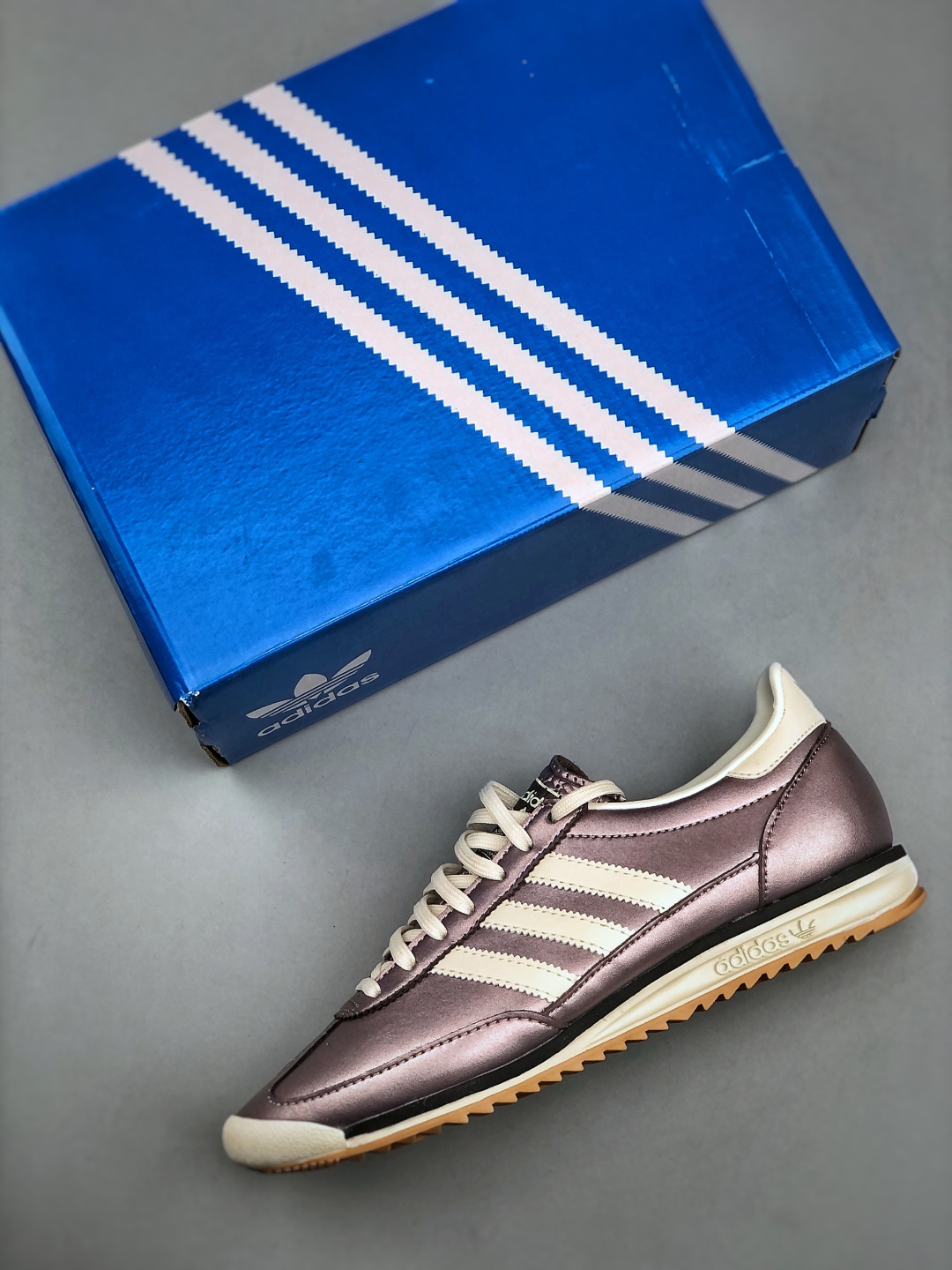 Adidas Originals SL 72: Retro Running Shoes - Lightweight Comfort & Style 4 cmp i1746824168373 7660 0 2