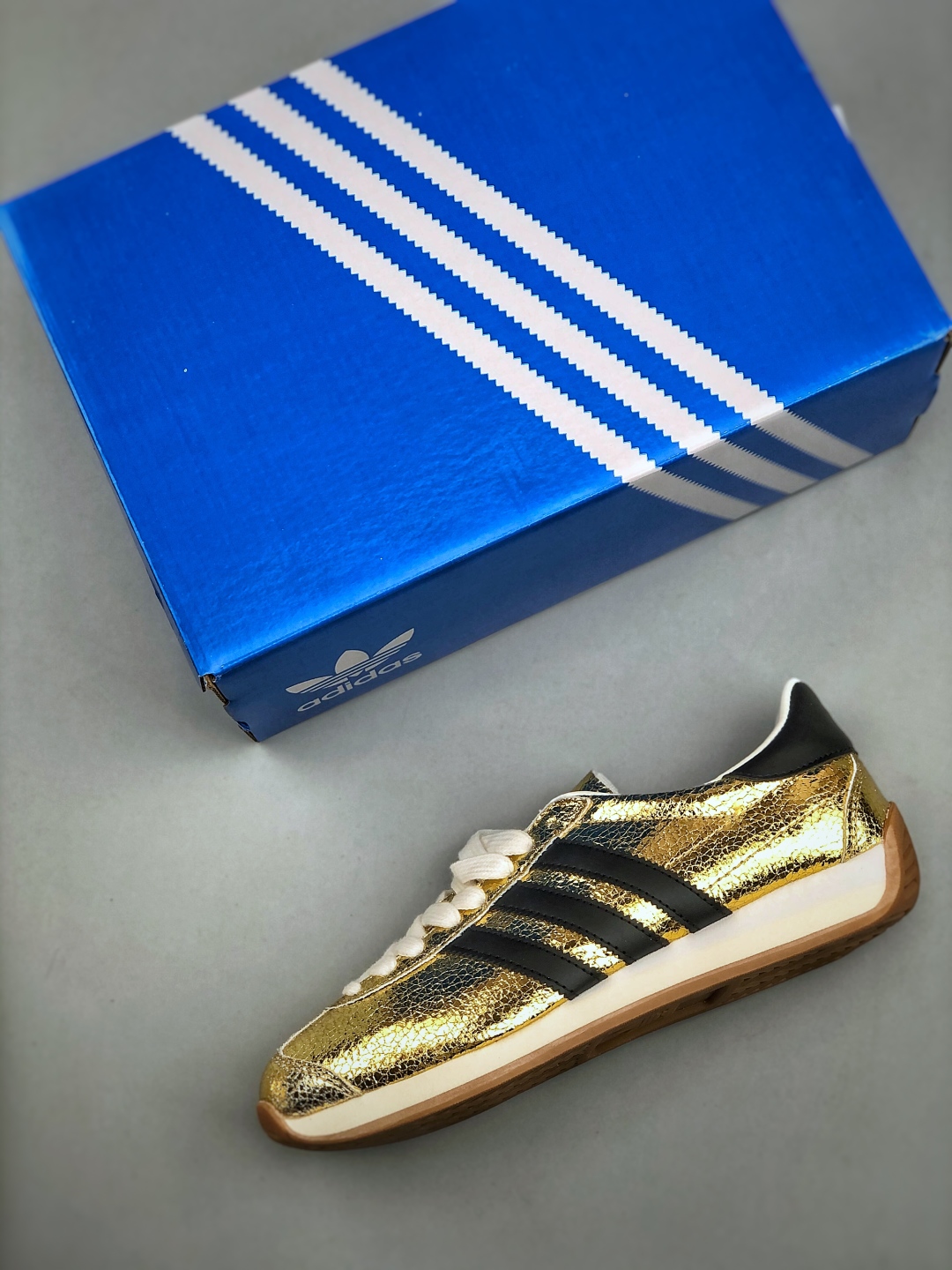 Adidas Originals Country JQ5110: Gold Leather Casual Sneakers 4 cmp i1746824197212 636 0 2