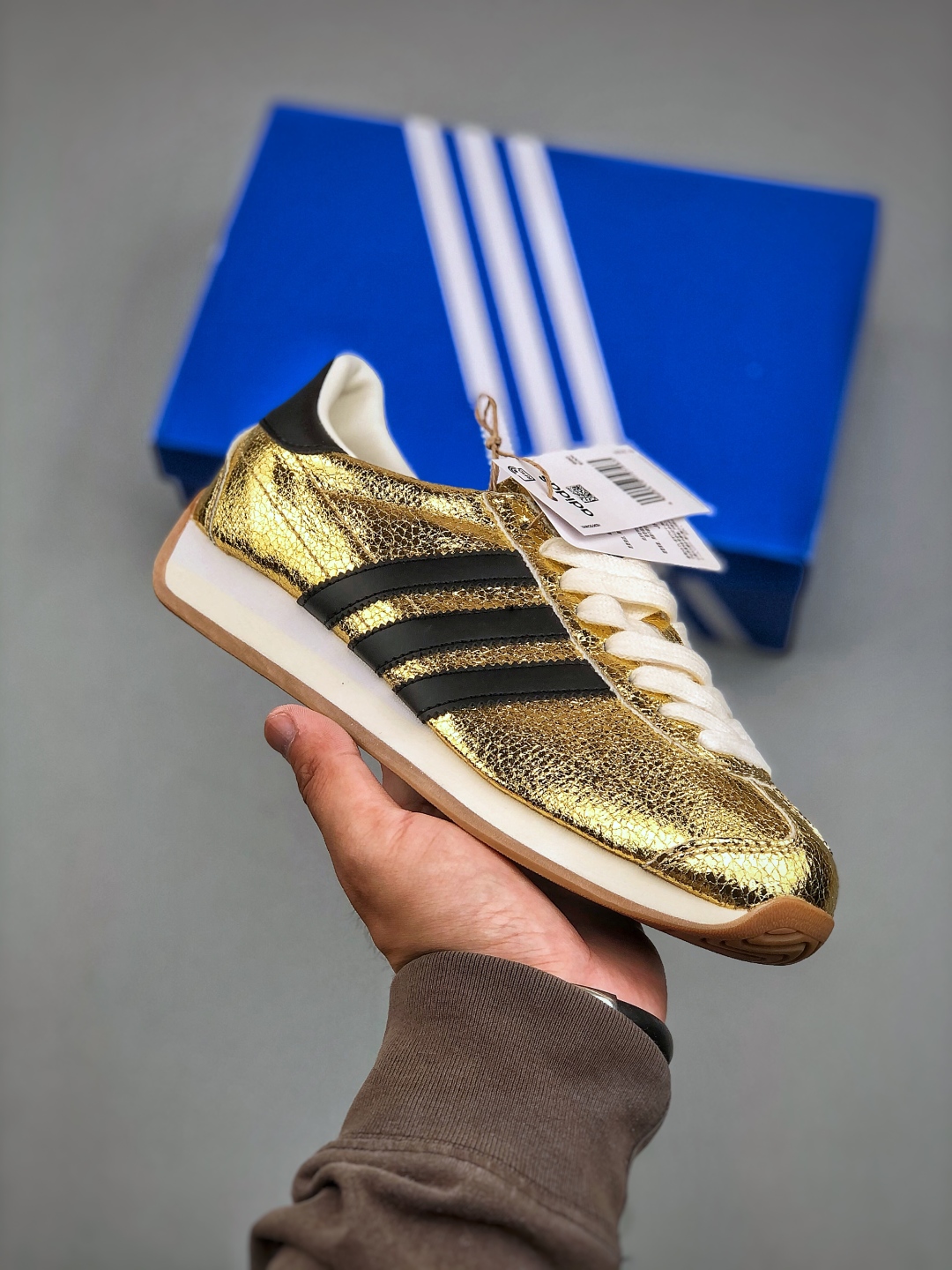 Adidas Originals Country JQ5110: Gold Leather Casual Sneakers 2 cmp i1746824201249 8170 0 0