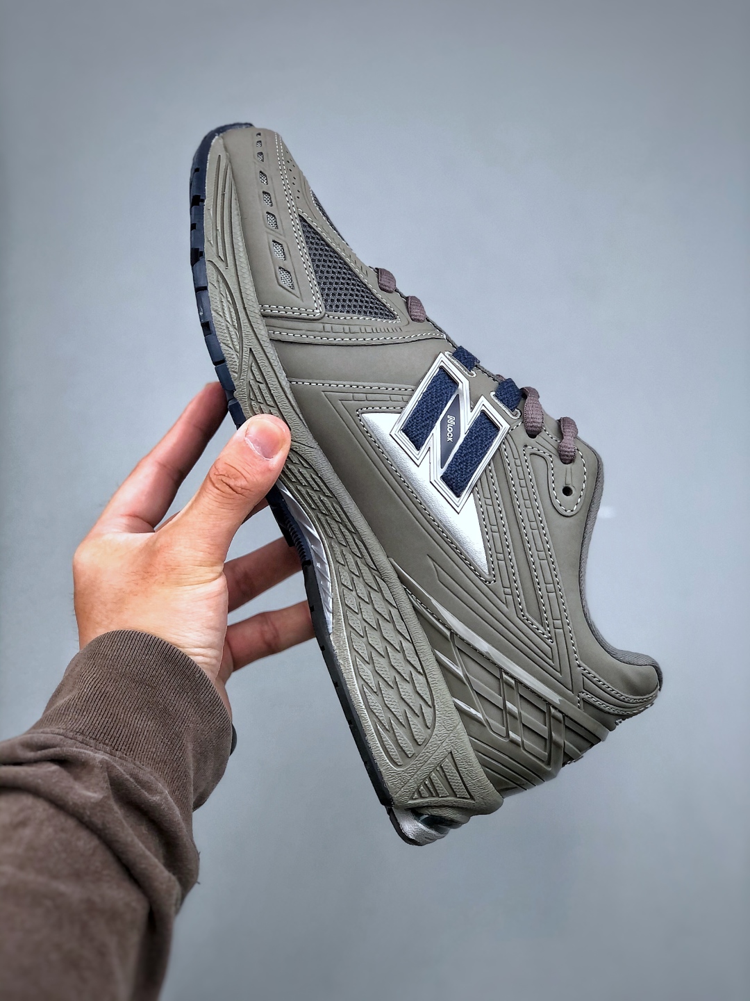 New Balance M1906RB Retro Running Shoes - Comfort and Style Combined 3 cmp i1746824230645 8618 0 1