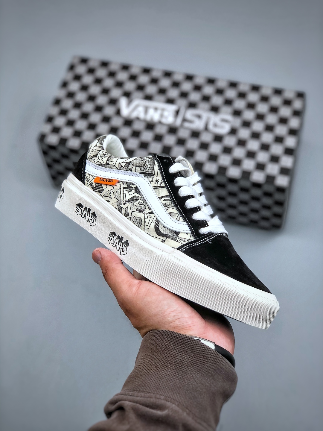 Vans Old Skool Vault OG x SNS Black and White Illustration Canvas Sneaker 2 cmp i1746824374950 436 0 0