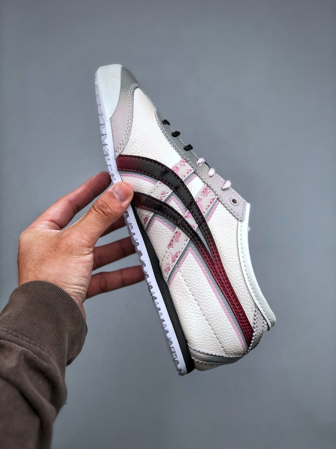 Onitsuka Tiger Mexico 66: Retro Style & Modern Comfort Sneakers 3 cmp i1746824807053 9538 0 1
