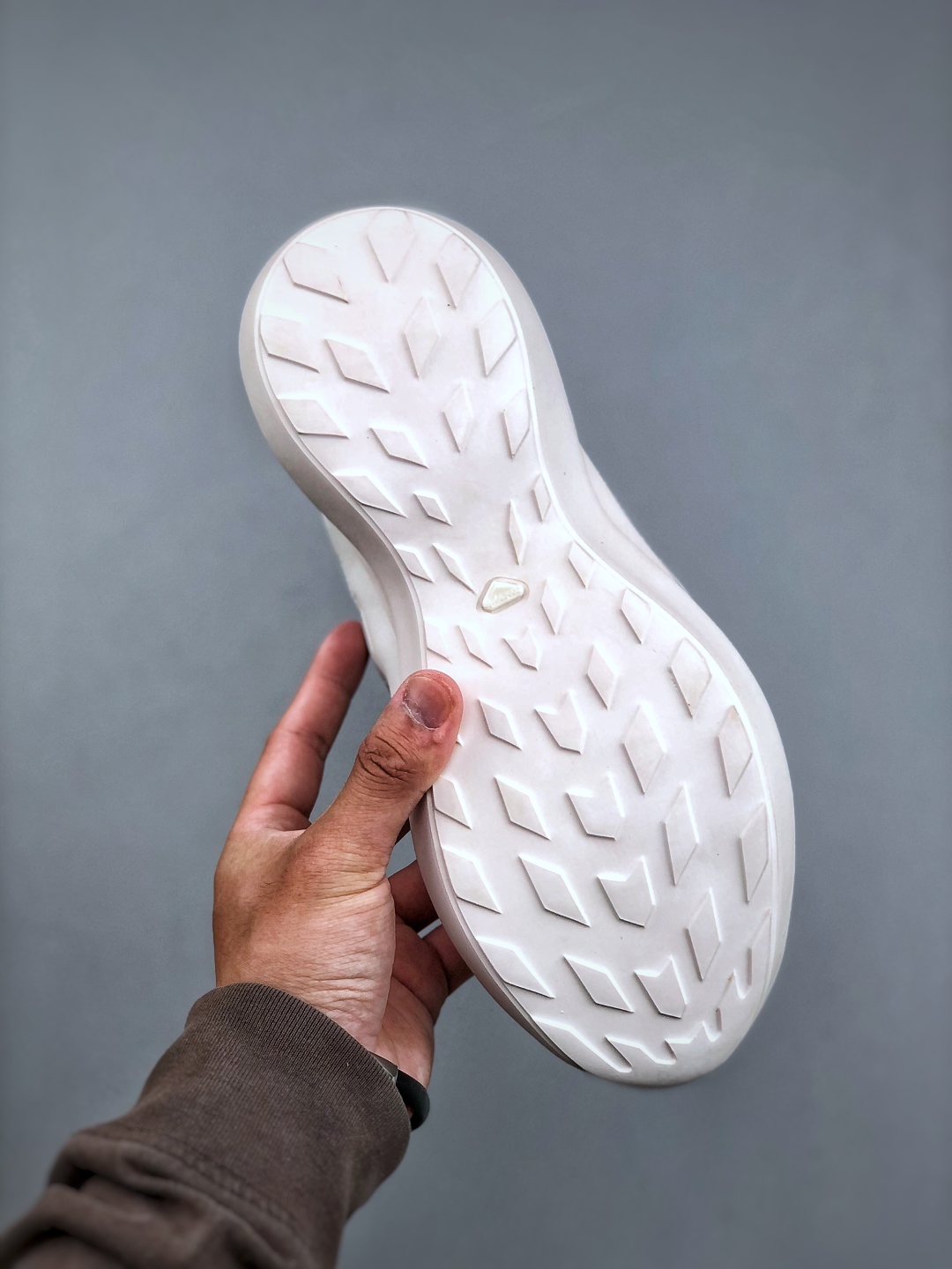CDG x Salomon XT-6 White Chunky Sole Sneakers - Stylish & Comfortable 9 cmp i1746824875290 7284 0 7