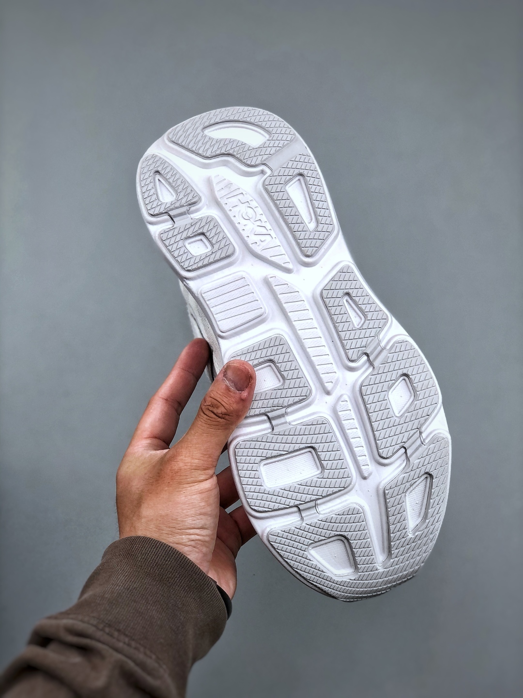 Hoka One One Bondi 9 Wide: Comfortable, Cushioned Running Shoes for Women 9 cmp i1746825170241 8011 0 7