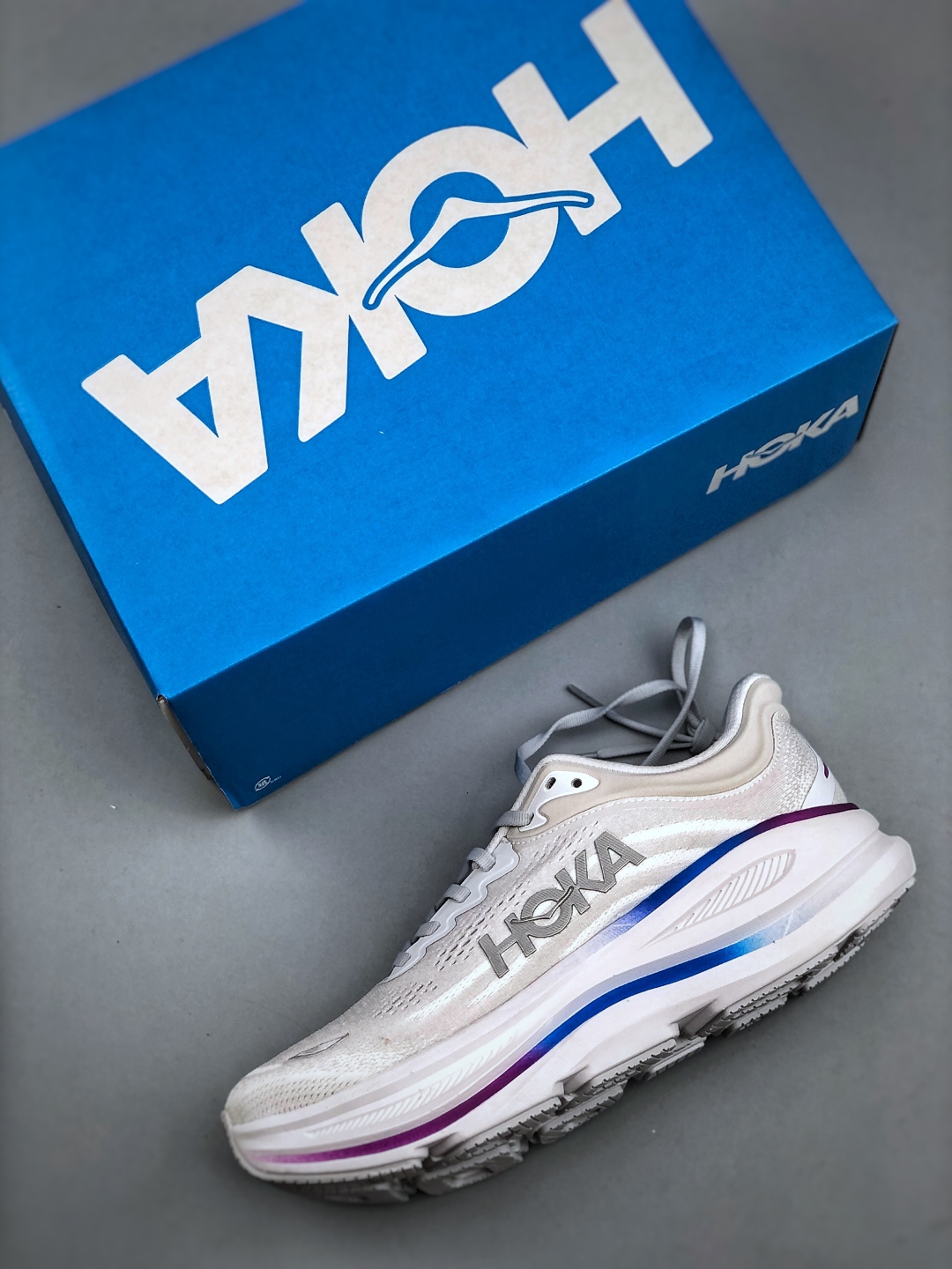 Hoka One One Bondi 9 Wide: Comfortable, Cushioned Running Shoes for Women 4 cmp i1746825170243 5646 0 2