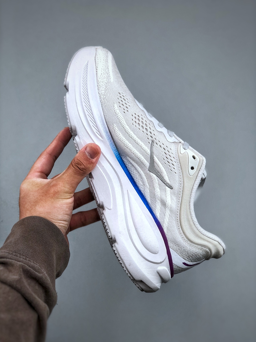 Hoka One One Bondi 9 Wide: Comfortable, Cushioned Running Shoes for Women 3 cmp i1746825170246 5568 0 1