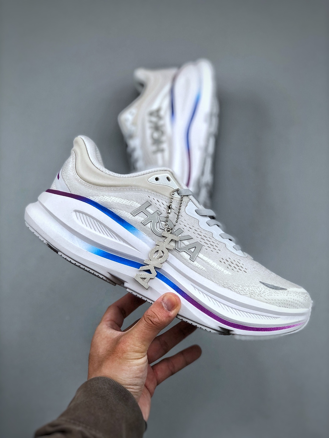 Hoka One One Bondi 9 Wide: Comfortable, Cushioned Running Shoes for Women 5 cmp i1746825175374 1544 0 3