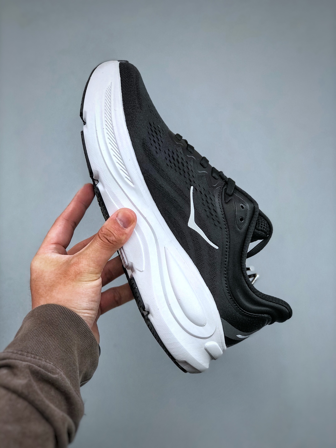 Hoka One One Bondi 9 Wide: Comfort, Slip-Resistant, Low-Top Running Shoes 3 cmp i1746825193547 7654 0 1