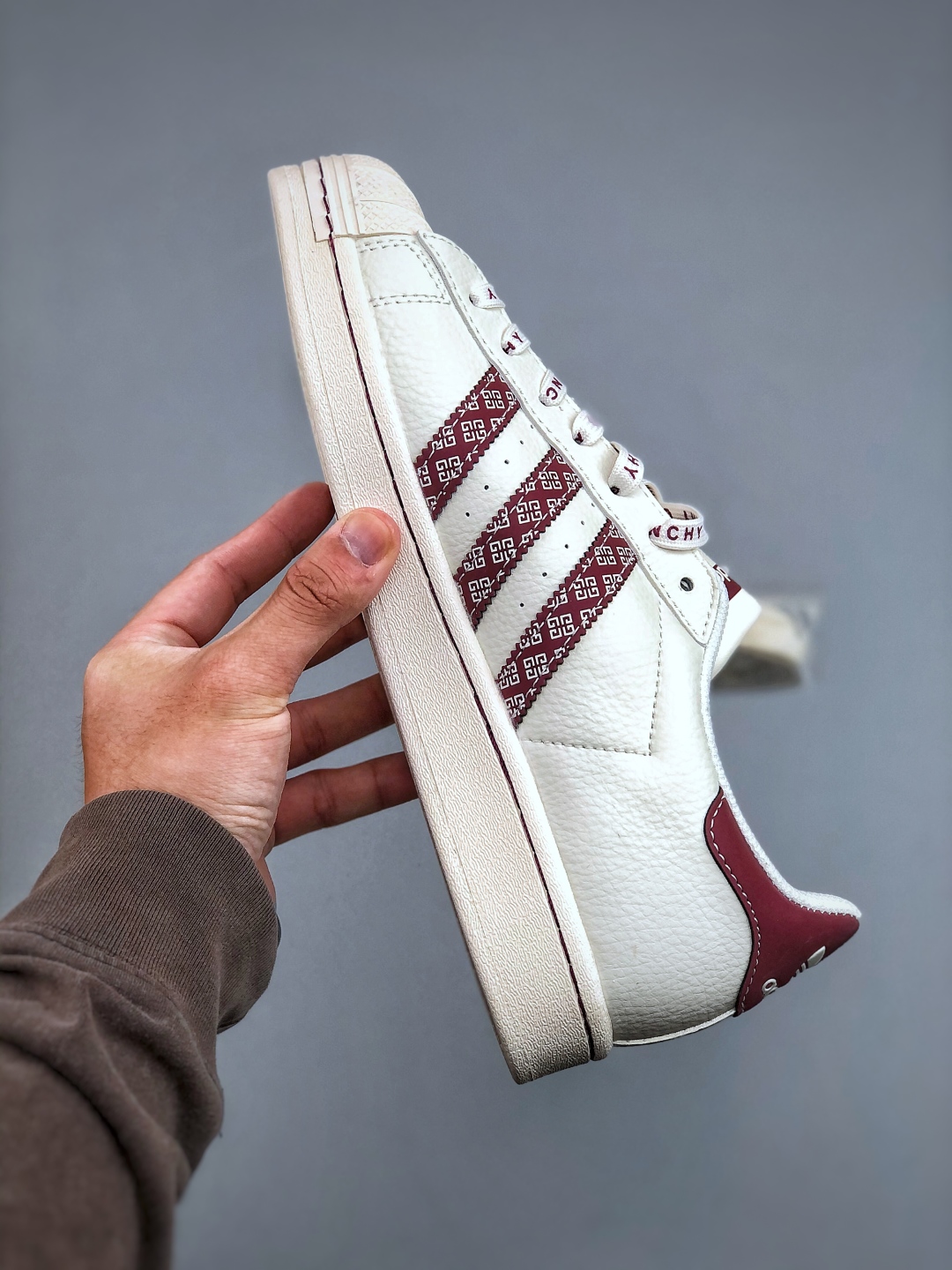 Adidas Originals Superstar x Givenchy Collaboration Classic Sneakers 3 cmp i1746825958529 4797 0 1