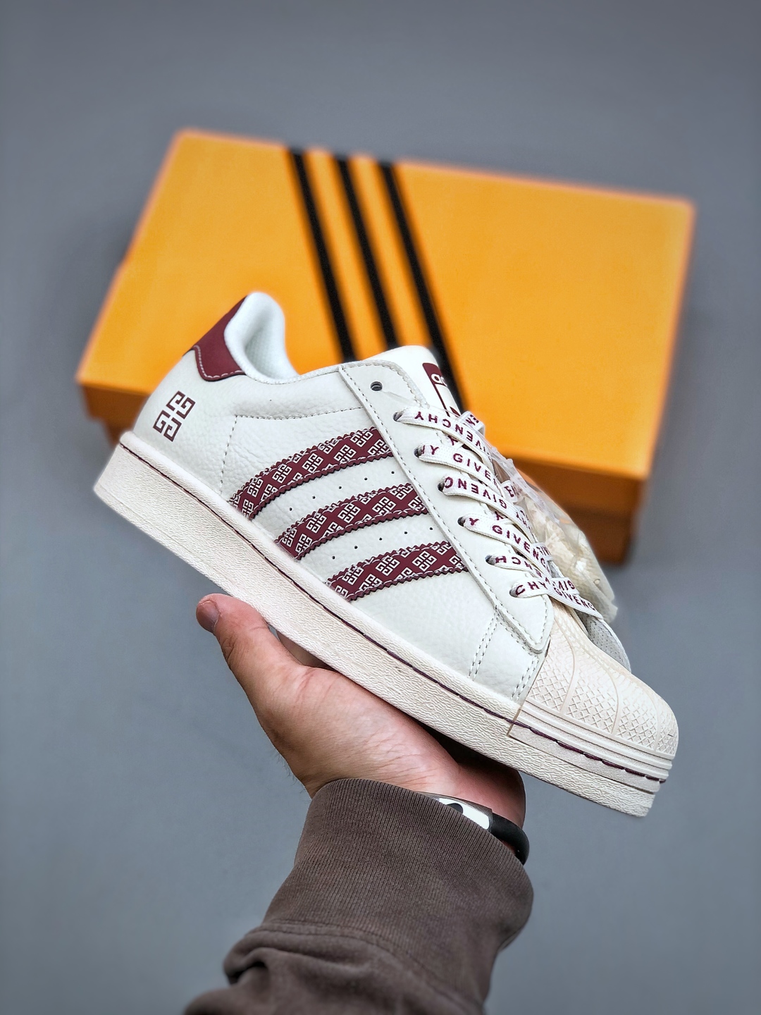 Adidas Originals Superstar x Givenchy Collaboration Classic Sneakers 2 cmp i1746825962947 6616 0 0