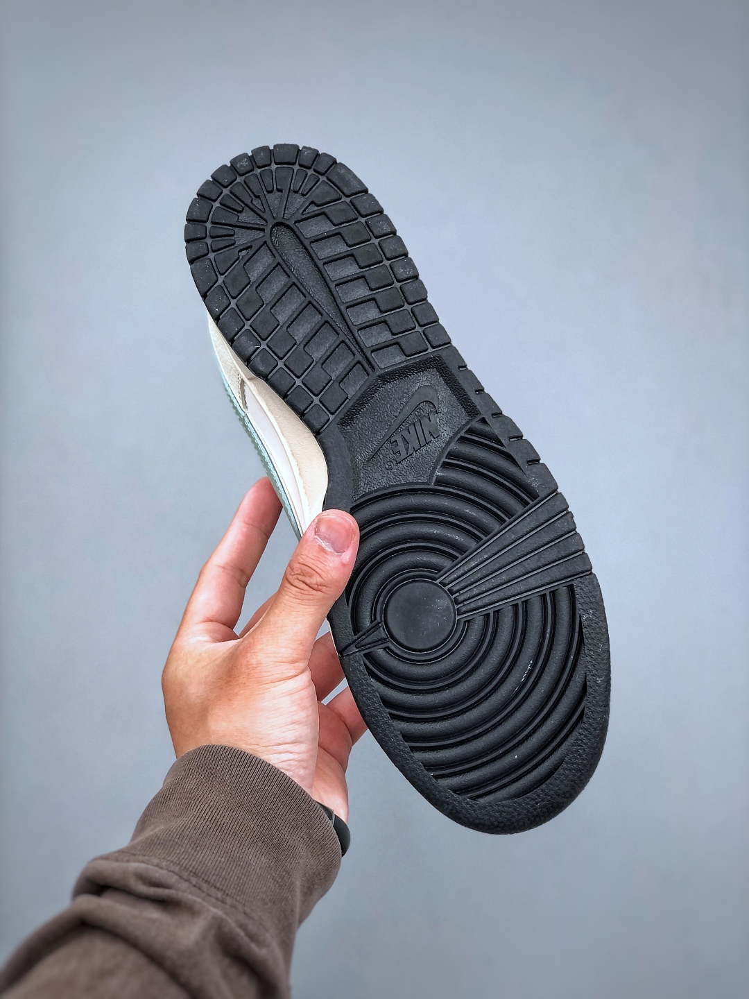 NK Dunk Low Gucci Custom Sneakers - Premium Leather, Exclusive Design 9 cmp i1746826090643 568 0 7