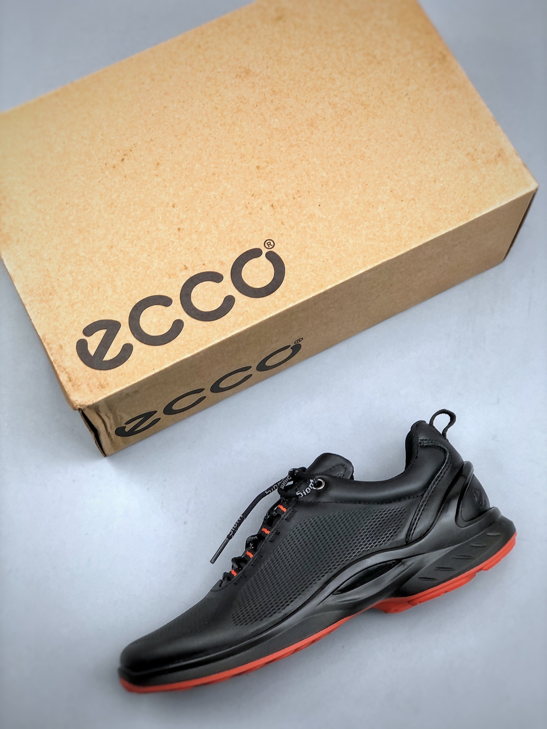 300 ecco爱步 Biom C 头层牛皮 户外 舒适百搭 系带低帮 生活休闲鞋 男款 黑色 80046361234