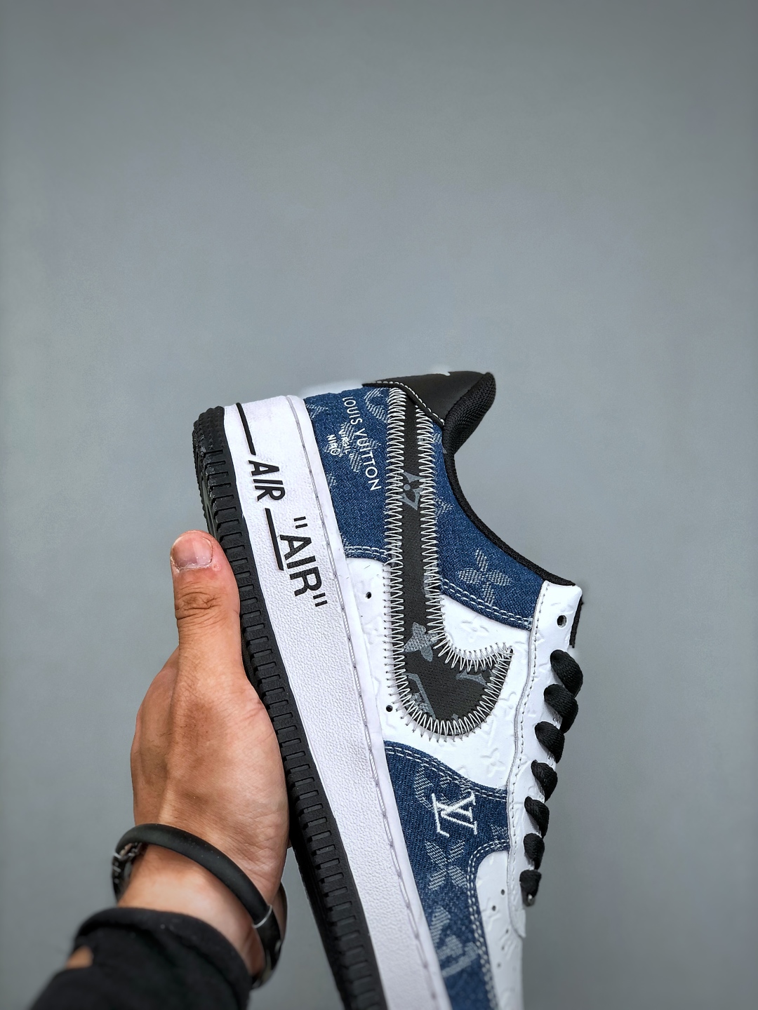 Air Force 1 '07 Low Louis Vuitton Collab Blue Denim Sneakers 7 cmp i1746910880829 4076 0 5
