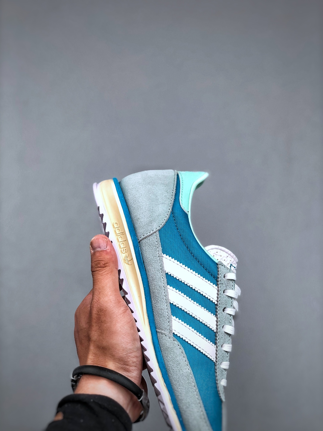 Adidas Originals SL 72: Classic Retro Running Shoes - Blue/Grey 7 cmp i1746911276981 8606 0 5