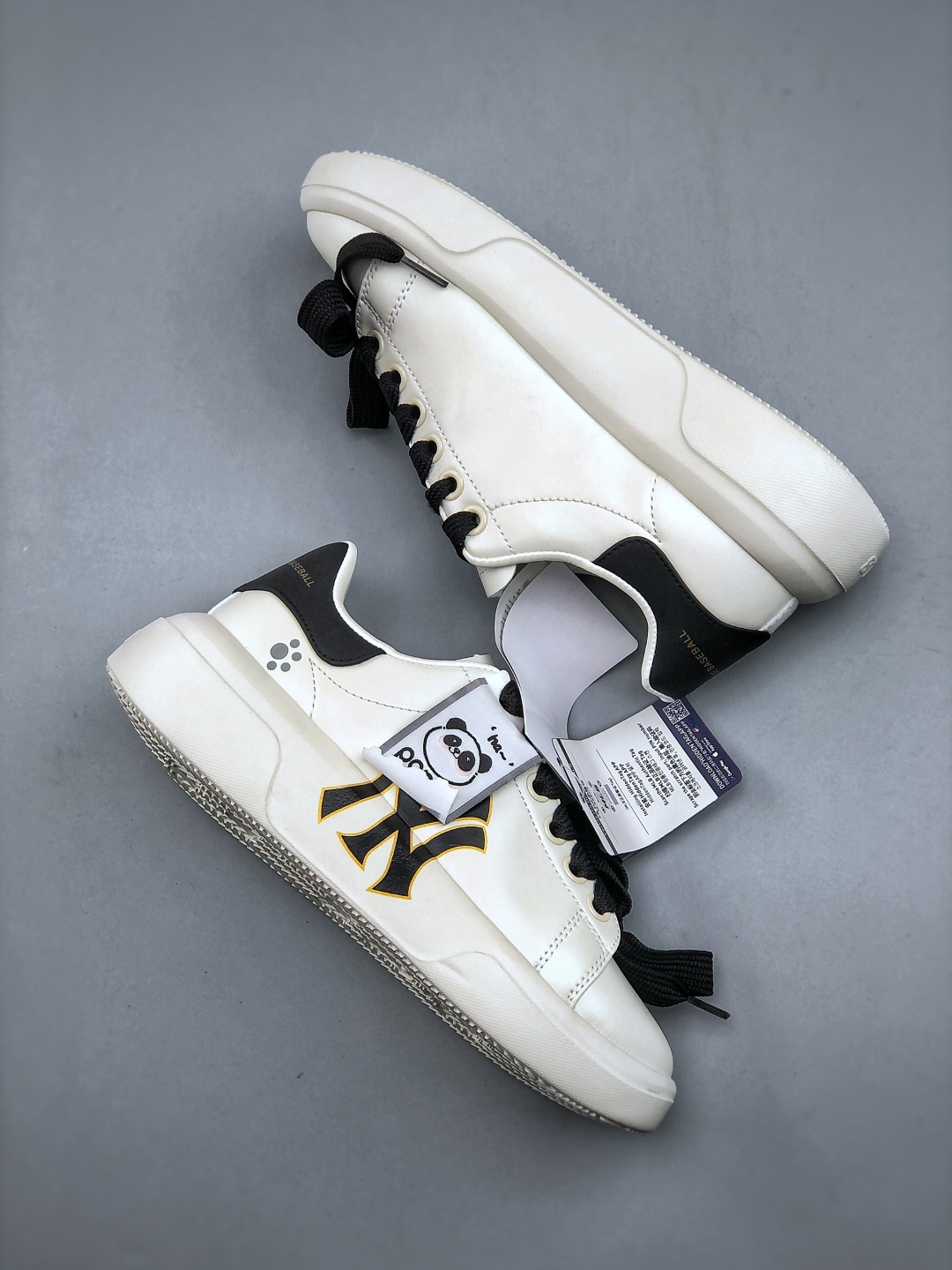 MLB Chunky Liner New York Yankees Low Top Sneakers - Lightweight & Stylish 10 cmp i1746911362129 4812 0 8