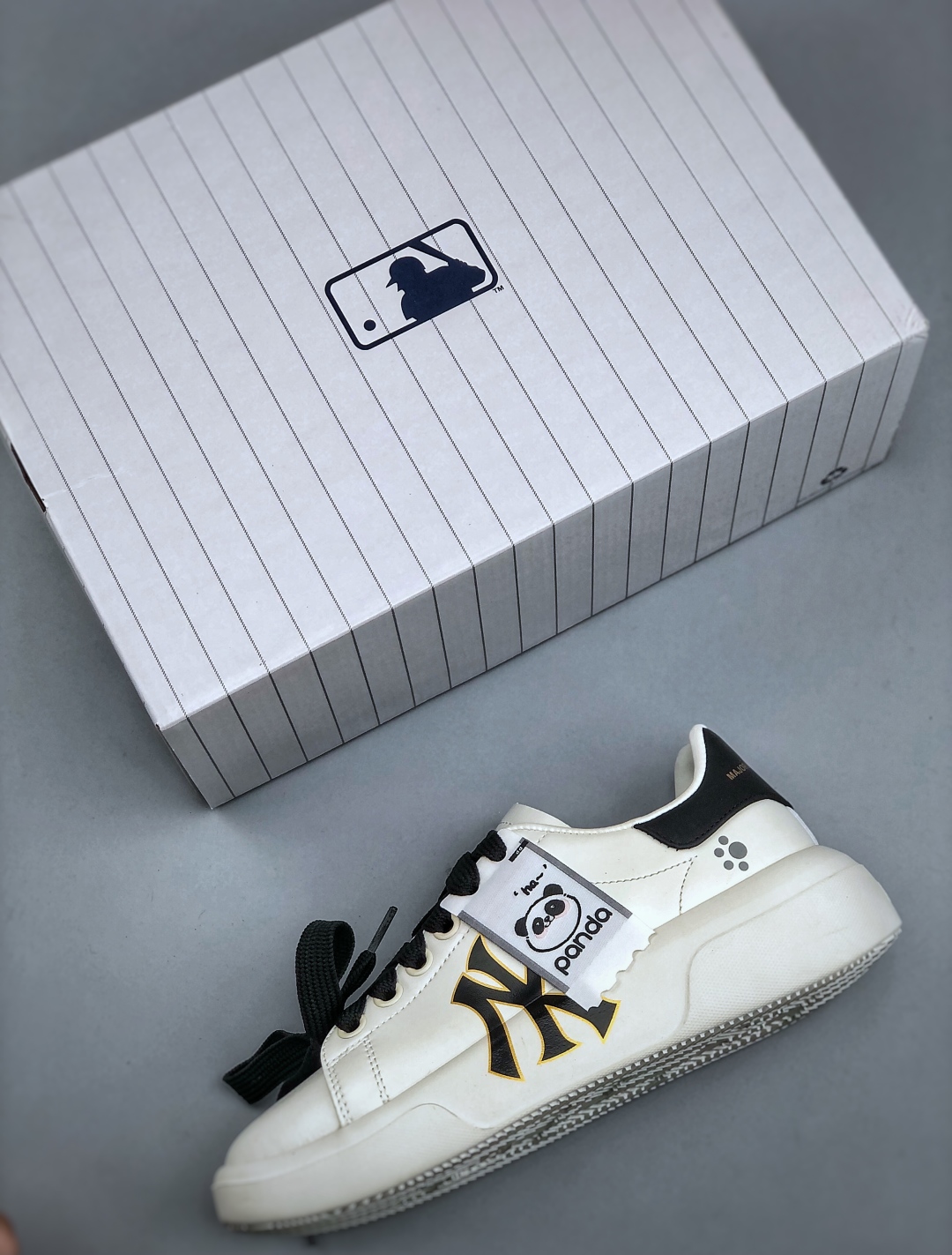 MLB Chunky Liner New York Yankees Low Top Sneakers - Lightweight & Stylish 4 cmp i1746911362129 4909 0 2