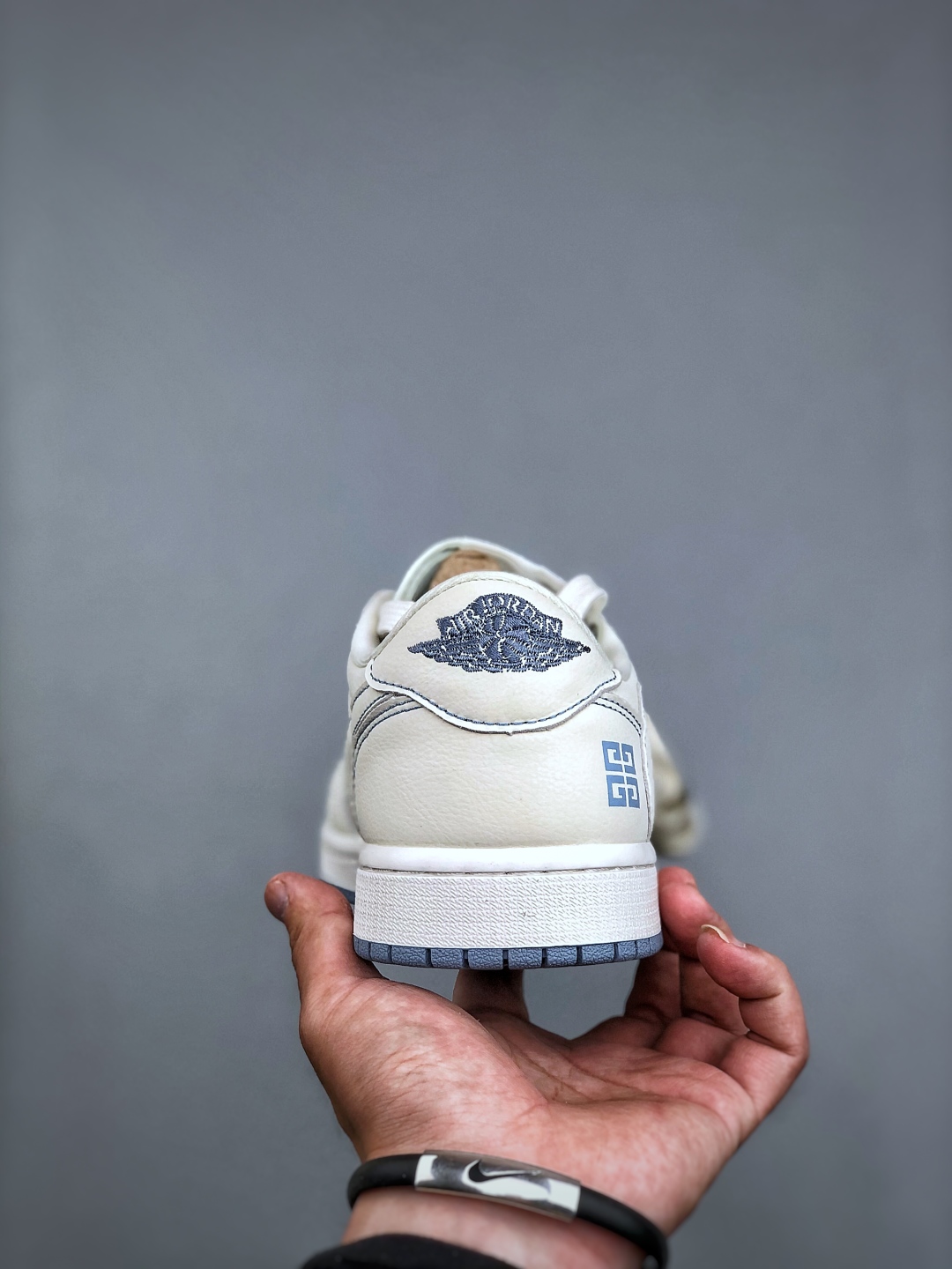 Givenchy x Nike SB Dunk Low White Blue - Limited Edition Sneakers 8 cmp i1746911445890 9431 0 6