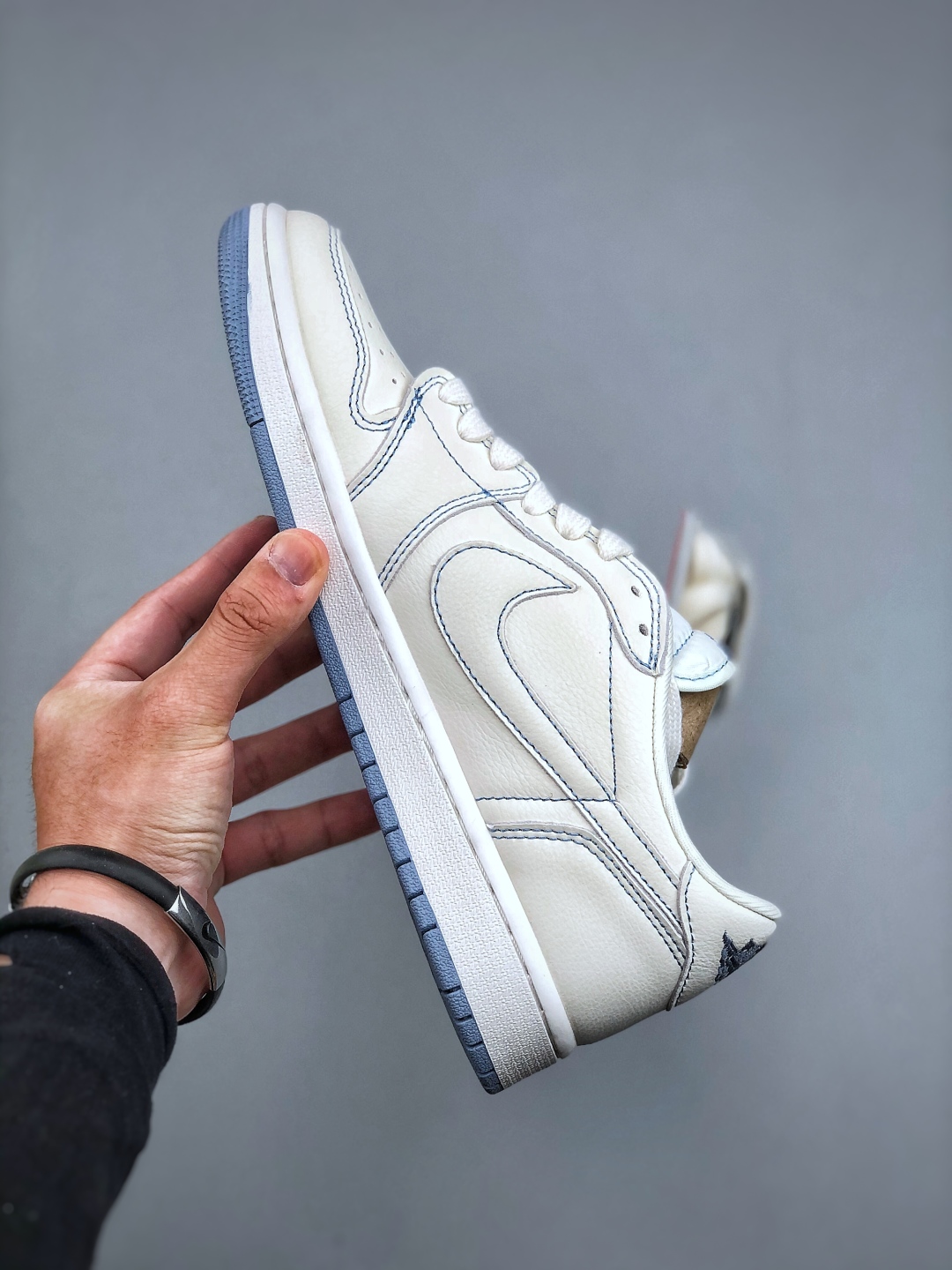 Givenchy x Nike SB Dunk Low White Blue - Limited Edition Sneakers 3 cmp i1746911447468 8931 0 1
