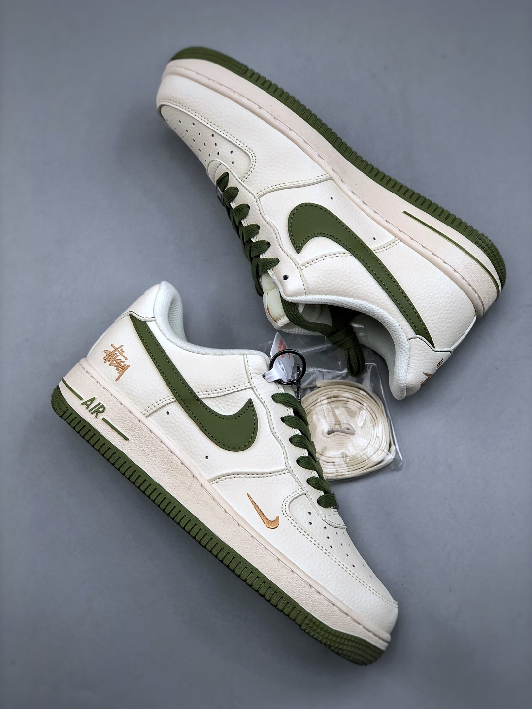 Nike Air Force 1 '07 Low Stussy Collab Green Gold Sneakers 10 cmp i1746911592076 3523 0 8