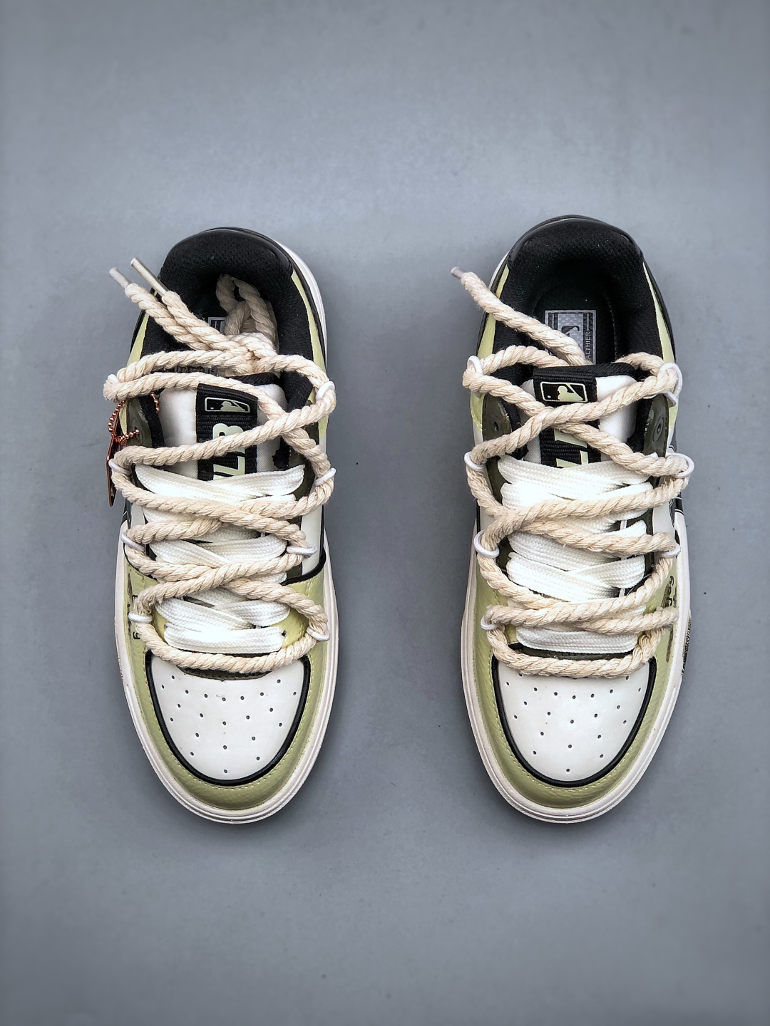 MLB Chunky Liner New York Yankees Sneakers - Distressed Design, Lightweight, Versatile 6 cmp i1746911907538 7977 0 4