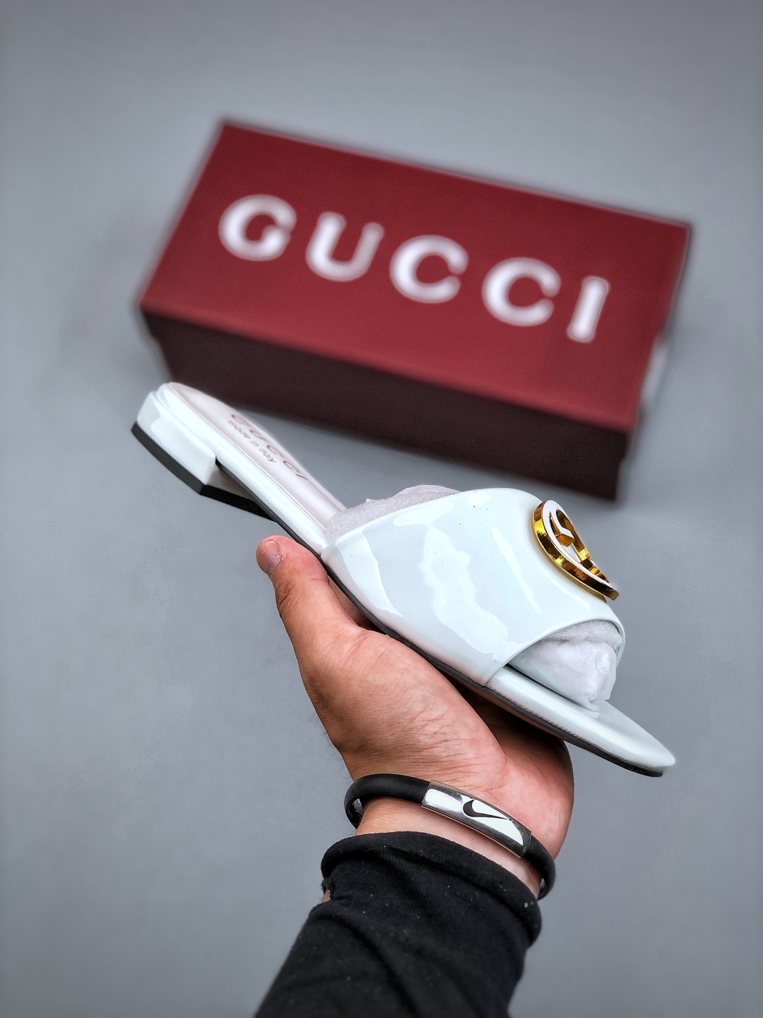 Gucci GG Flat Sandals - Classic, Comfortable, and Versatile Slides 5 cmp i1746911937850 2237 0 0
