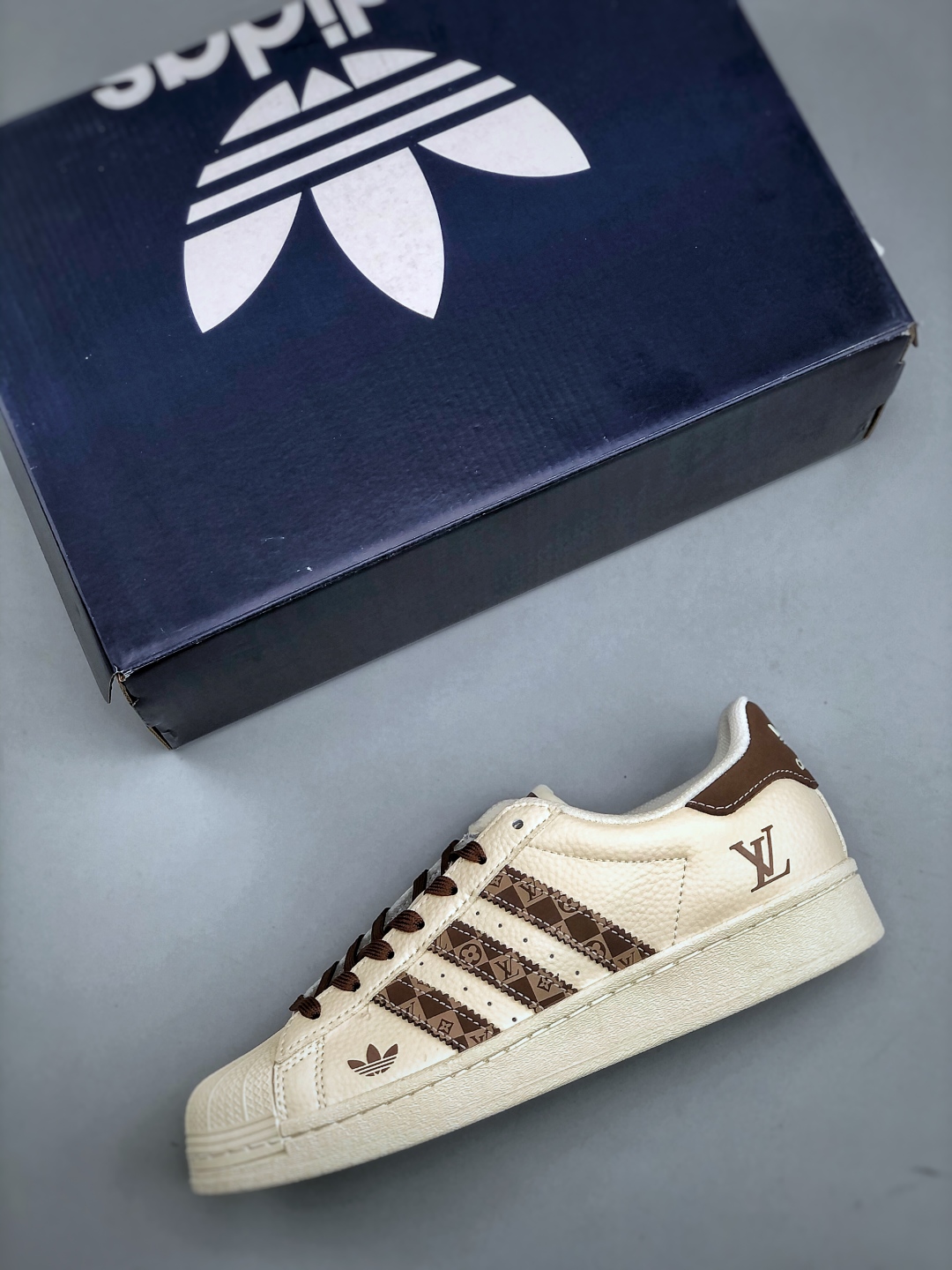 Adidas Originals Superstar x Louis Vuitton Cream/Brown Sneakers 4 cmp i1746912219019 6948 0 2