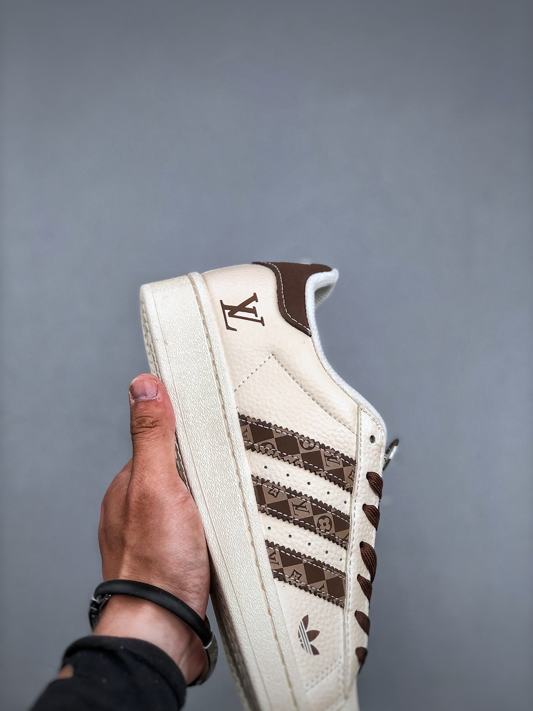 Adidas Originals Superstar x Louis Vuitton Cream/Brown Sneakers 7 cmp i1746912221551 8009 0 5