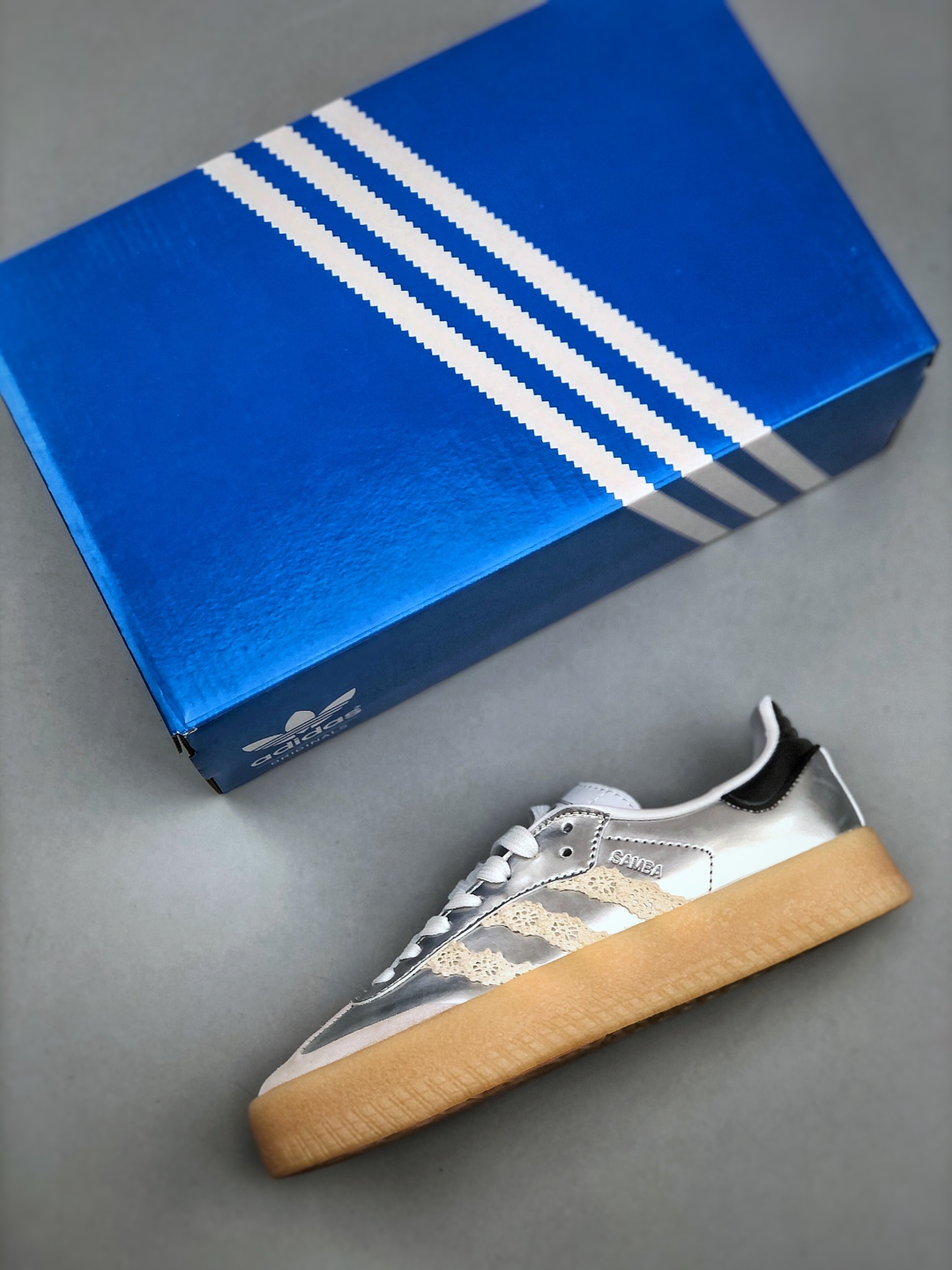 Adidas Originals Sambae: Low-Top Casual Sneakers in Silver and White 4 cmp i1746990267180 8528 0 2