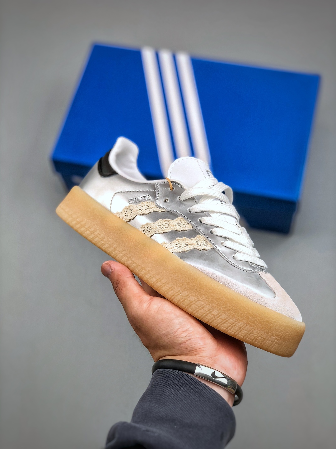 Adidas Originals Sambae: Low-Top Casual Sneakers in Silver and White 2 cmp i1746990269313 8630 0 0