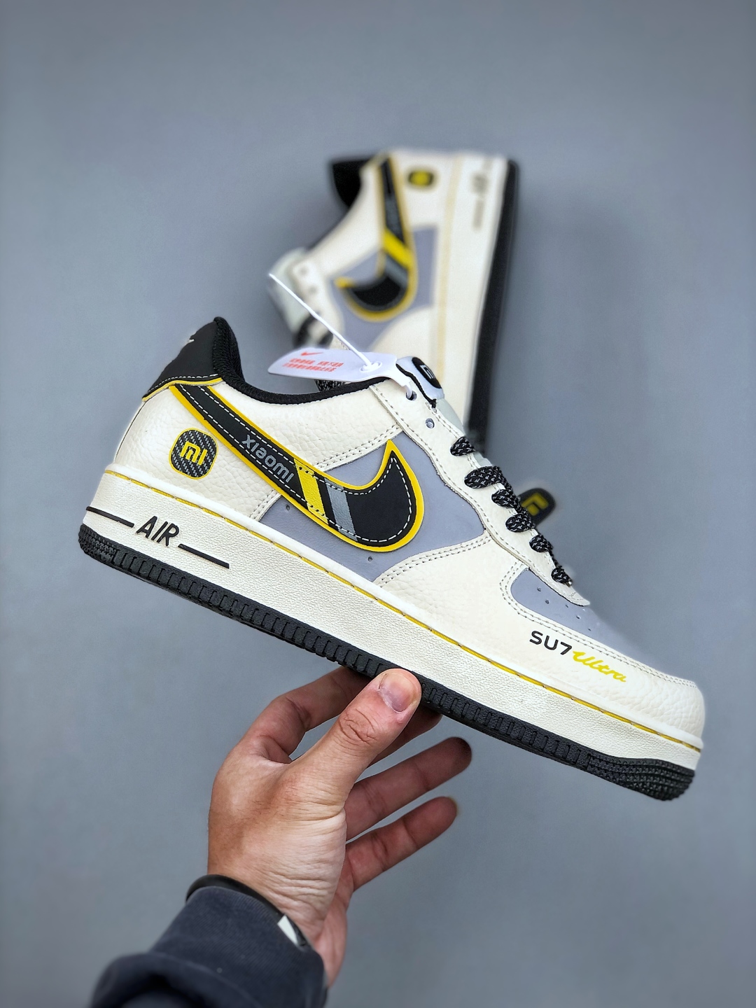  💰220
K Nike Air Force 1'07 Low 小米联名 Su7-Ultra 空军一号低帮休闲板鞋 #原楦头原纸板 原装鞋盒 定制五金配件 内置全掌气垫 原厂鞋底货号：XX3168-165 尺码：36 36.5 37.5 38 38.5 39 40 40.5 41 42 42.5 43 44 44.5 45