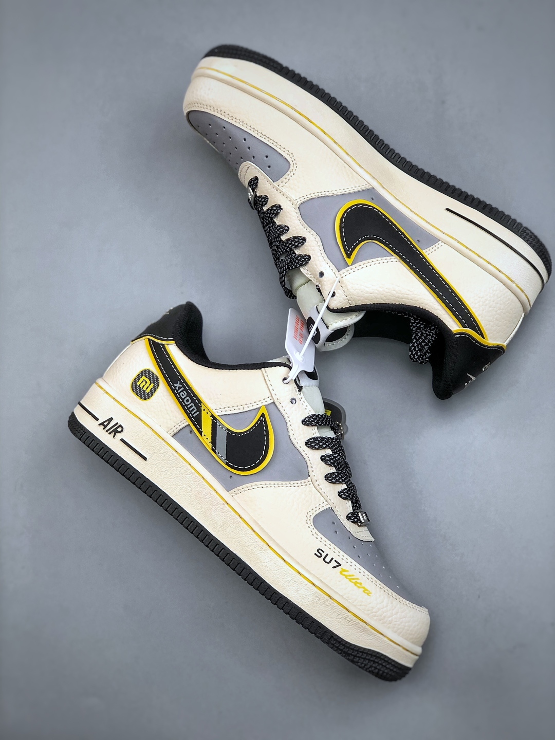  💰220
K Nike Air Force 1'07 Low 小米联名 Su7-Ultra 空军一号低帮休闲板鞋 #原楦头原纸板 原装鞋盒 定制五金配件 内置全掌气垫 原厂鞋底货号：XX3168-165 尺码：36 36.5 37.5 38 38.5 39 40 40.5 41 42 42.5 43 44 44.5 45