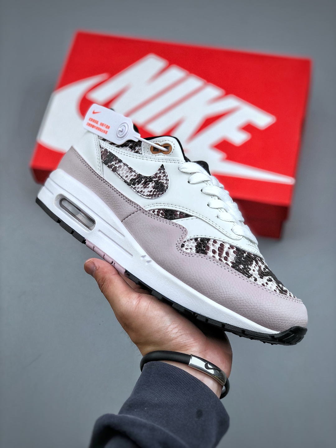 Nike Air Max 1 HF5338-100 Retro Running Shoes - Half Palm Cushion 2 cmp i1746994353700 2592 0 0
