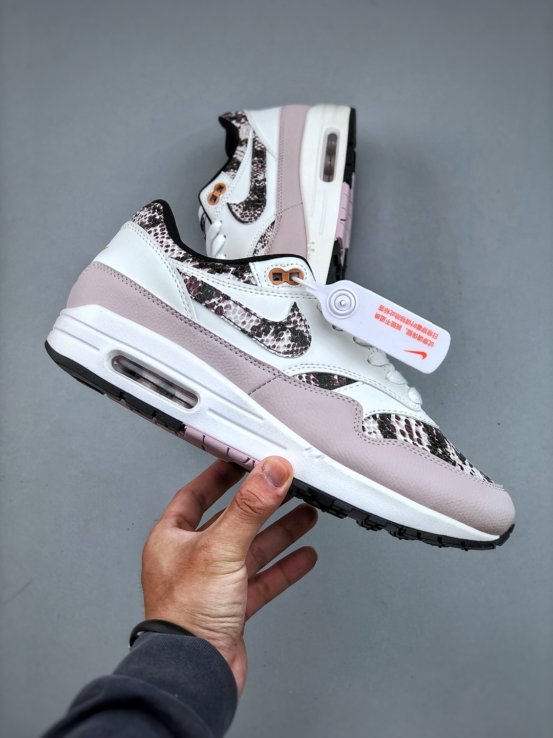 Nike Air Max 1 HF5338-100 Retro Running Shoes - Half Palm Cushion 5 cmp i1746994353703 4500 0 3
