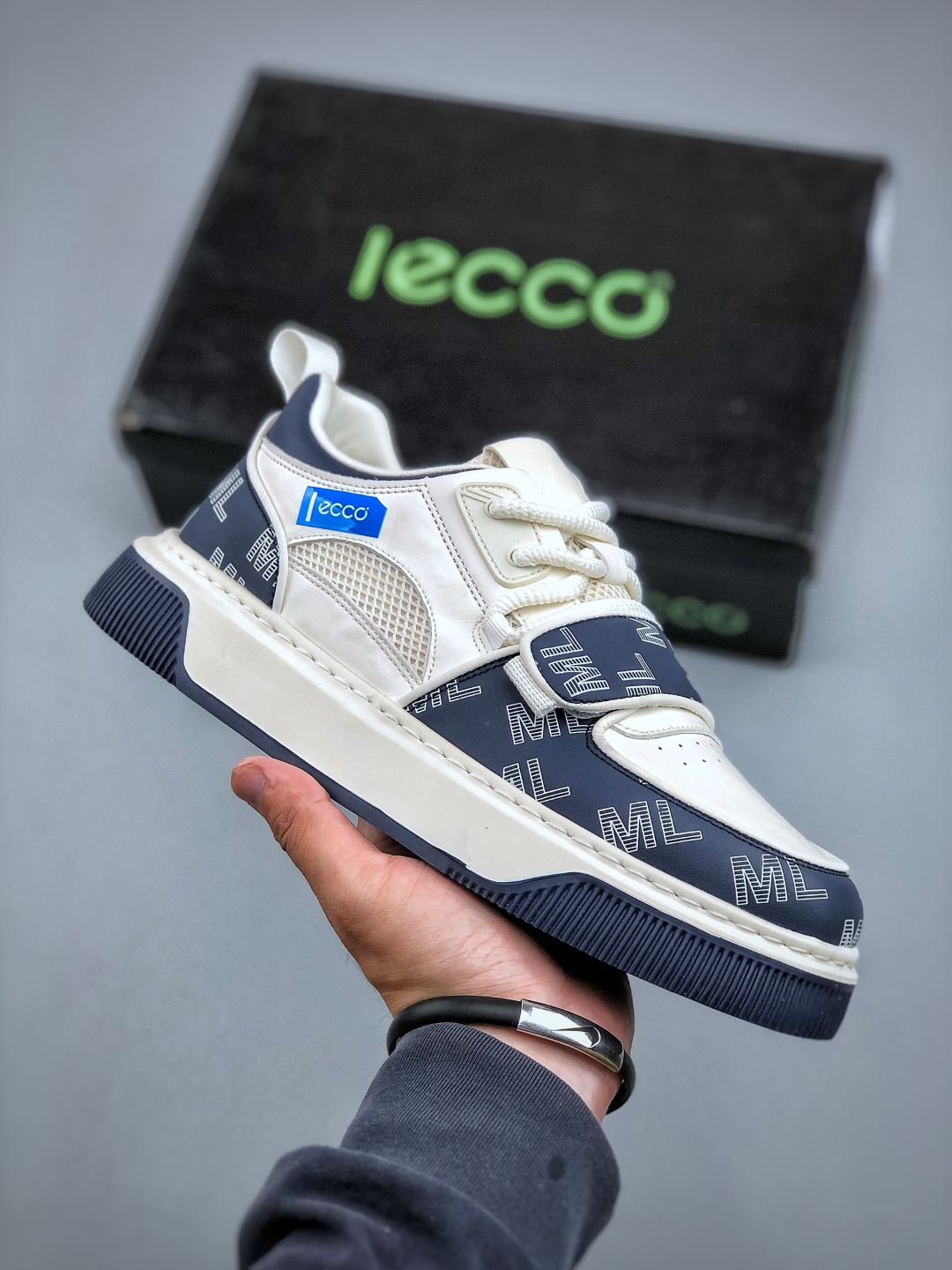ECCO Men's Lightweight Lace-Up Sneakers: Breathable, Comfortable & Stylish 2 cmp i1747083099004 3426 0 0
