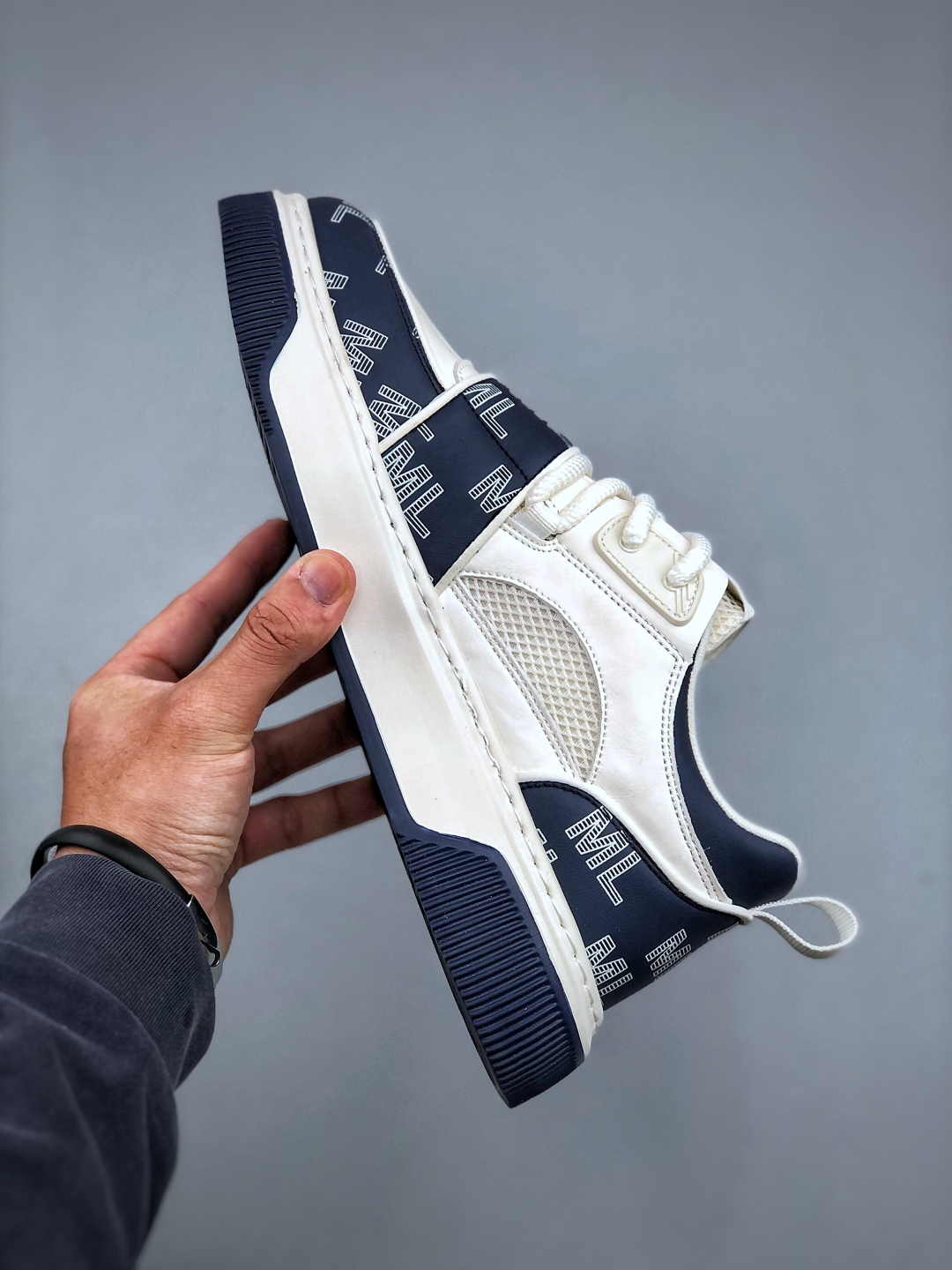 ECCO Men's Lightweight Lace-Up Sneakers: Breathable, Comfortable & Stylish 3 cmp i1747083100305 2051 0 1