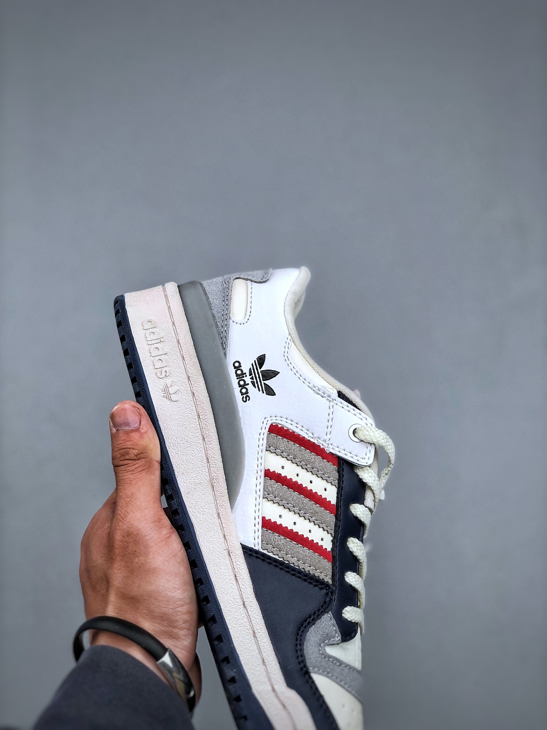 Adidas Forum Low CL Retro Sneakers Classic Hook and Loop Board Shoes JP9967 7 cmp i1747083425745 1814 0 6