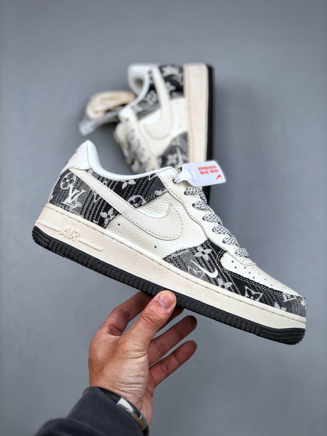 Nike Air Force 1 Low '07 x Louis Vuitton Custom Sneakers - Black/White 5 cmp i1747083537114 7753 0 3