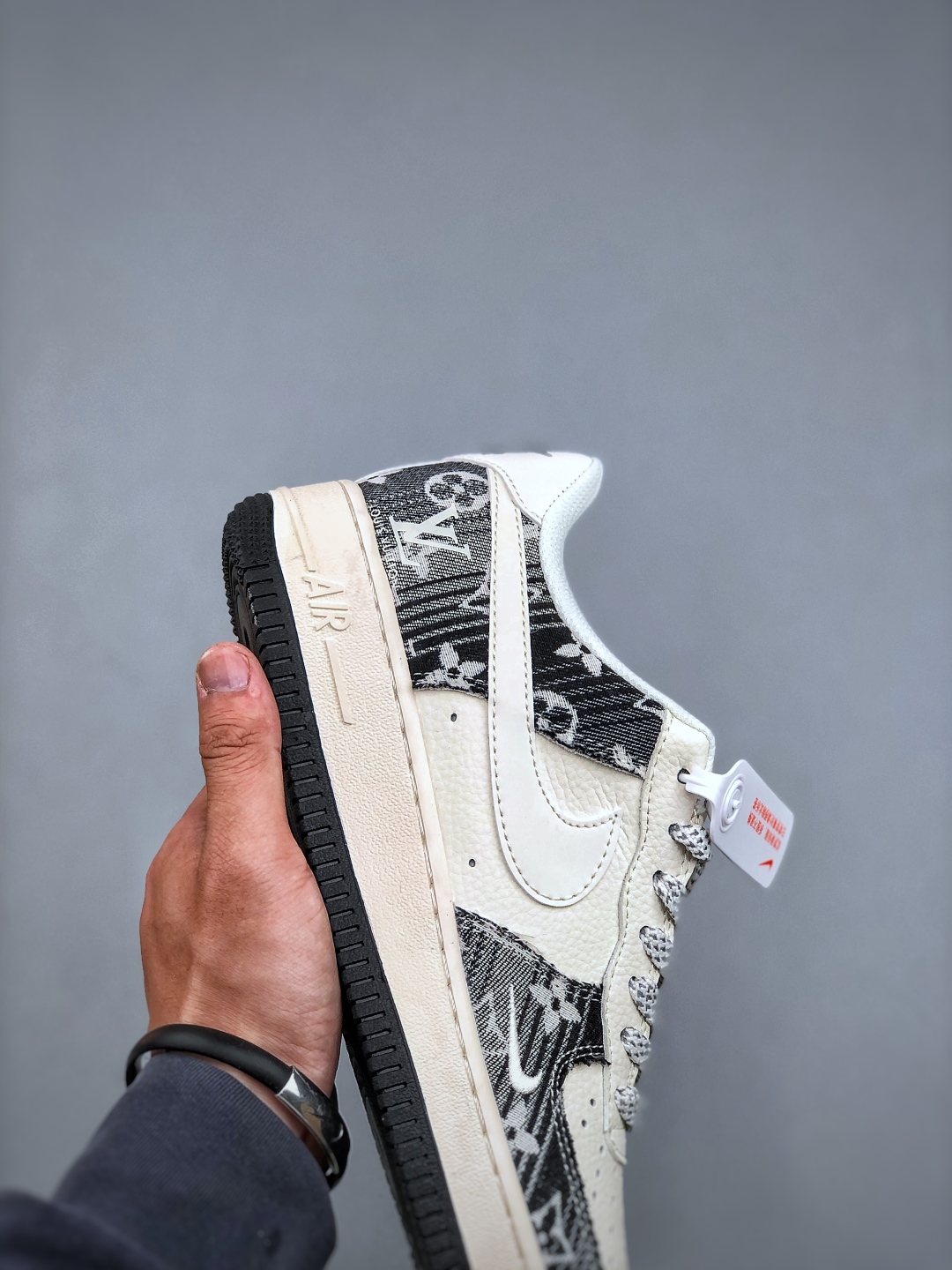Nike Air Force 1 Low '07 x Louis Vuitton Custom Sneakers - Black/White 7 cmp i1747083537122 4444 0 5
