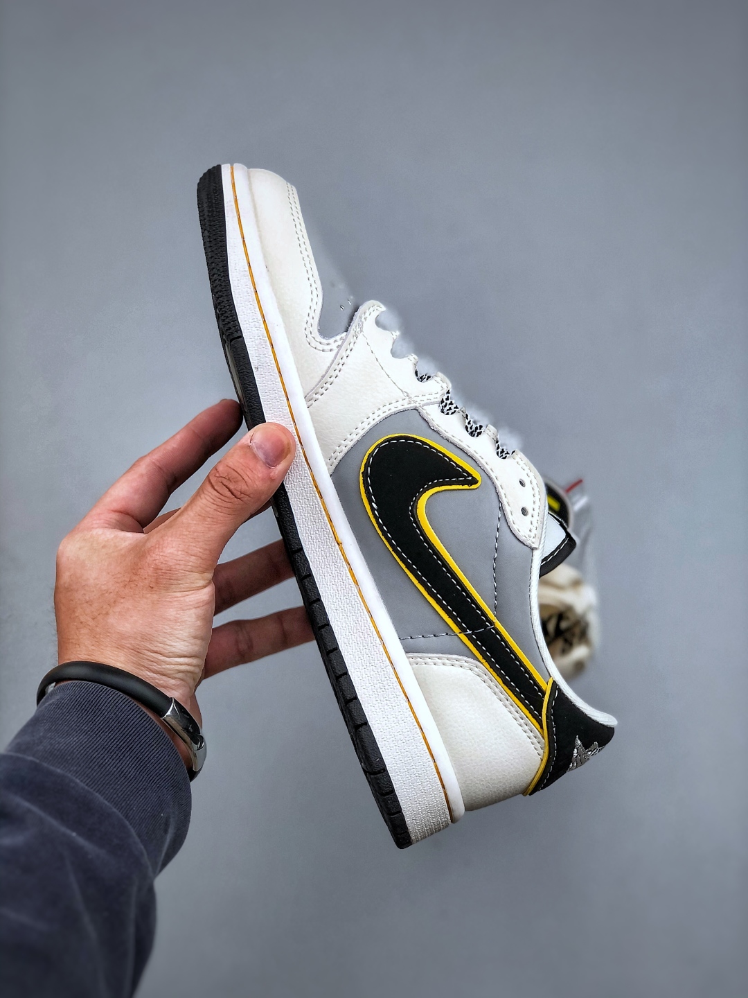 Nike Air Jordan 1 Low Xiaomi Custom Sneakers-Premium Retro Basketball Shoes 3 cmp i1747083608011 4167 0 1